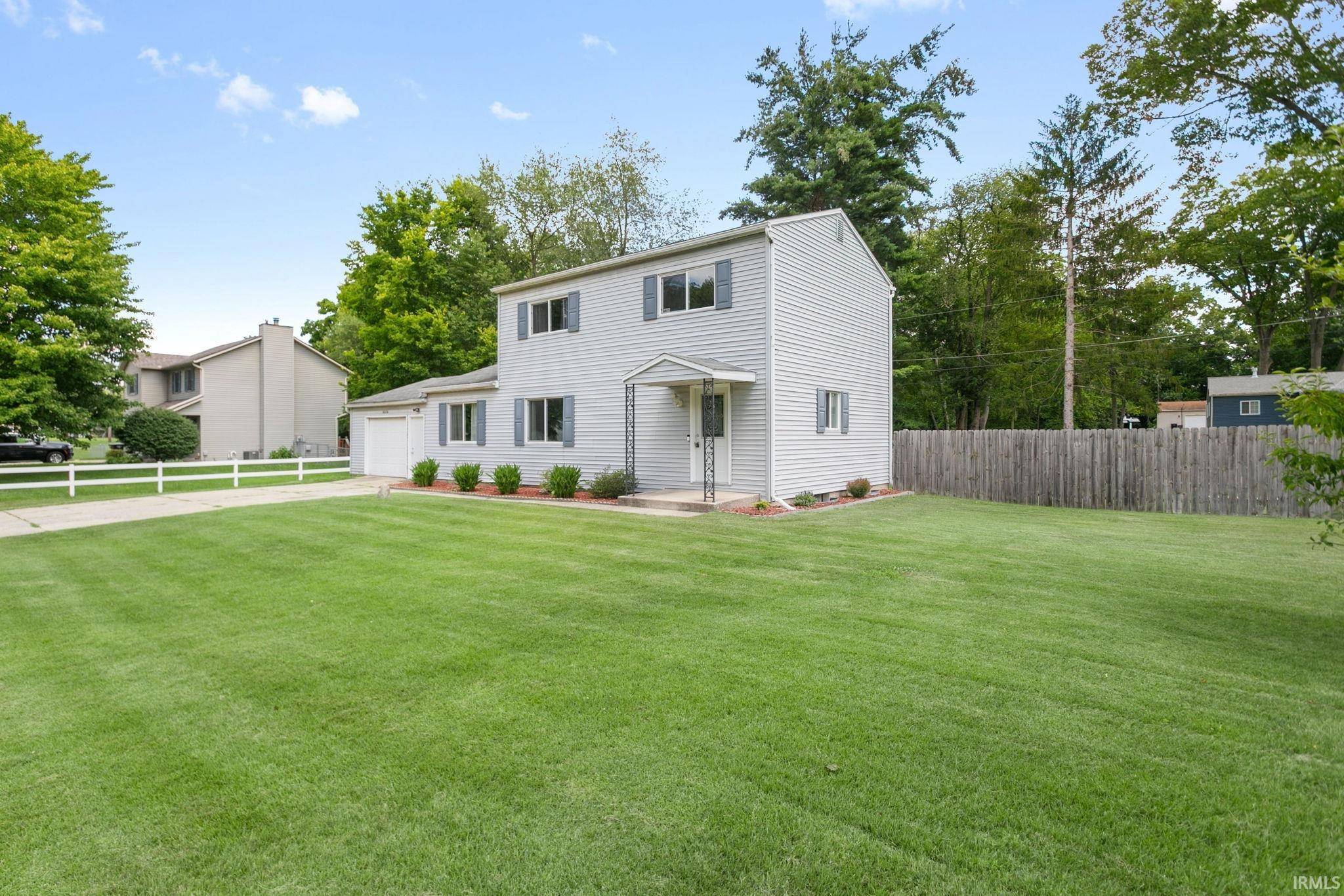 56556 Greenlawn AVE, Osceola, IN 46561