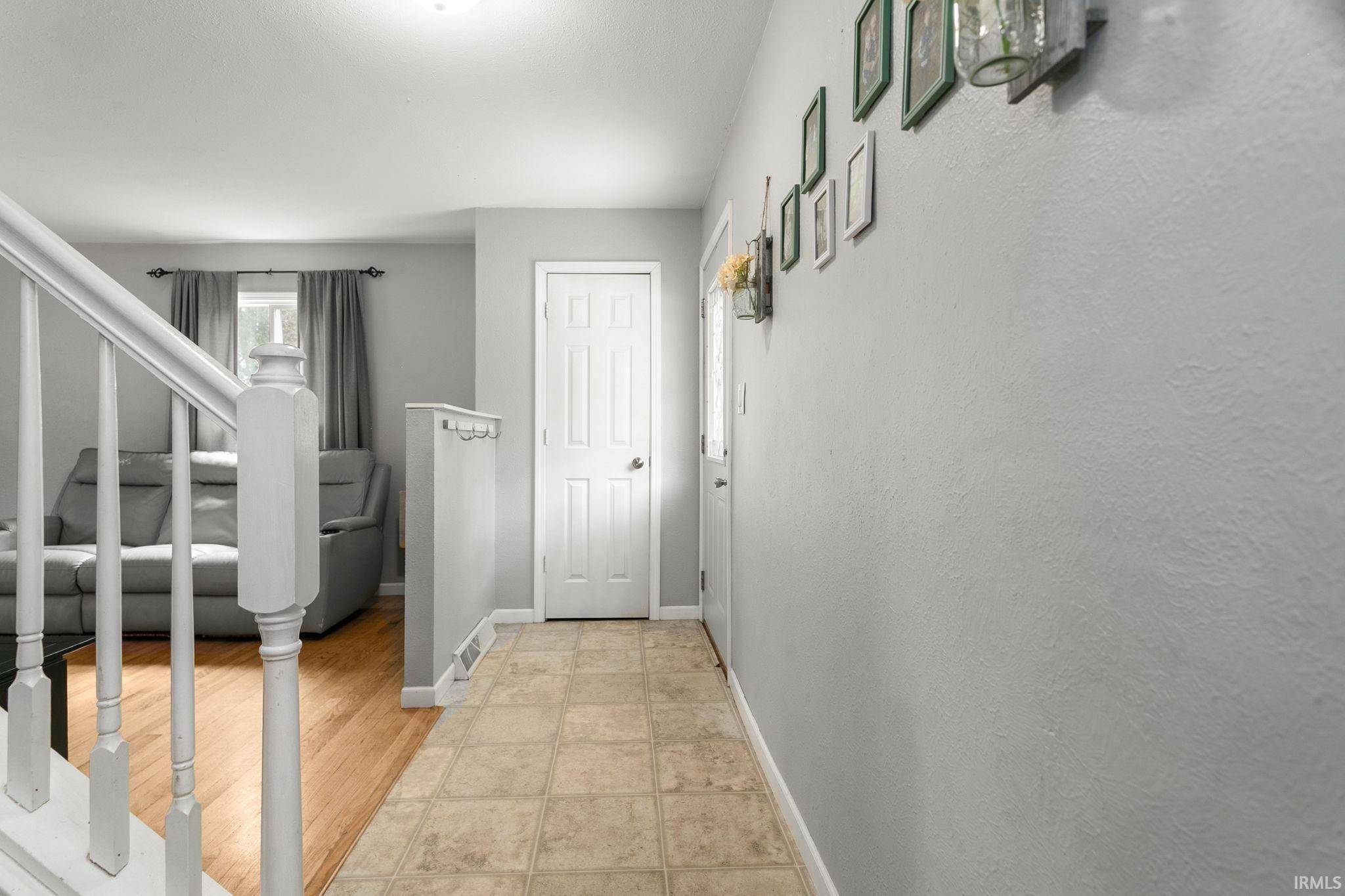 56556 Greenlawn AVE, Osceola, IN 46561