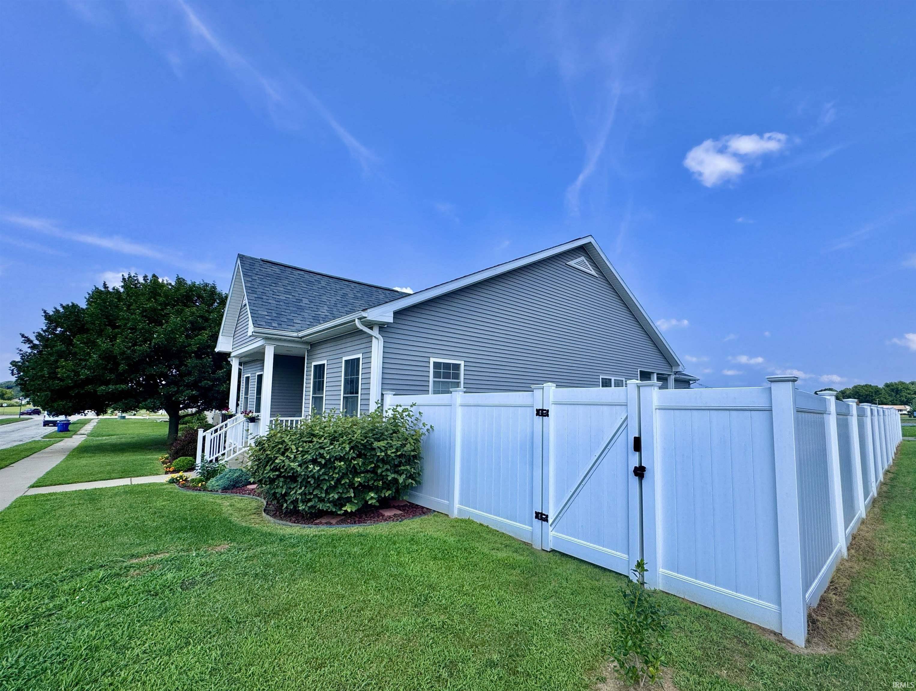 970 Dora LN, Plymouth, IN 46563