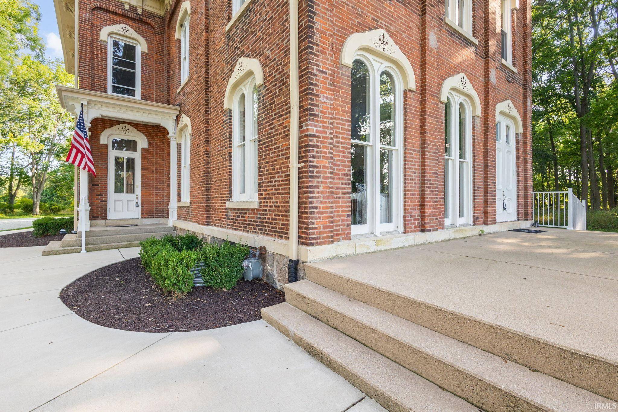 732 W Michigan ST, New Carlisle, IN 46552
