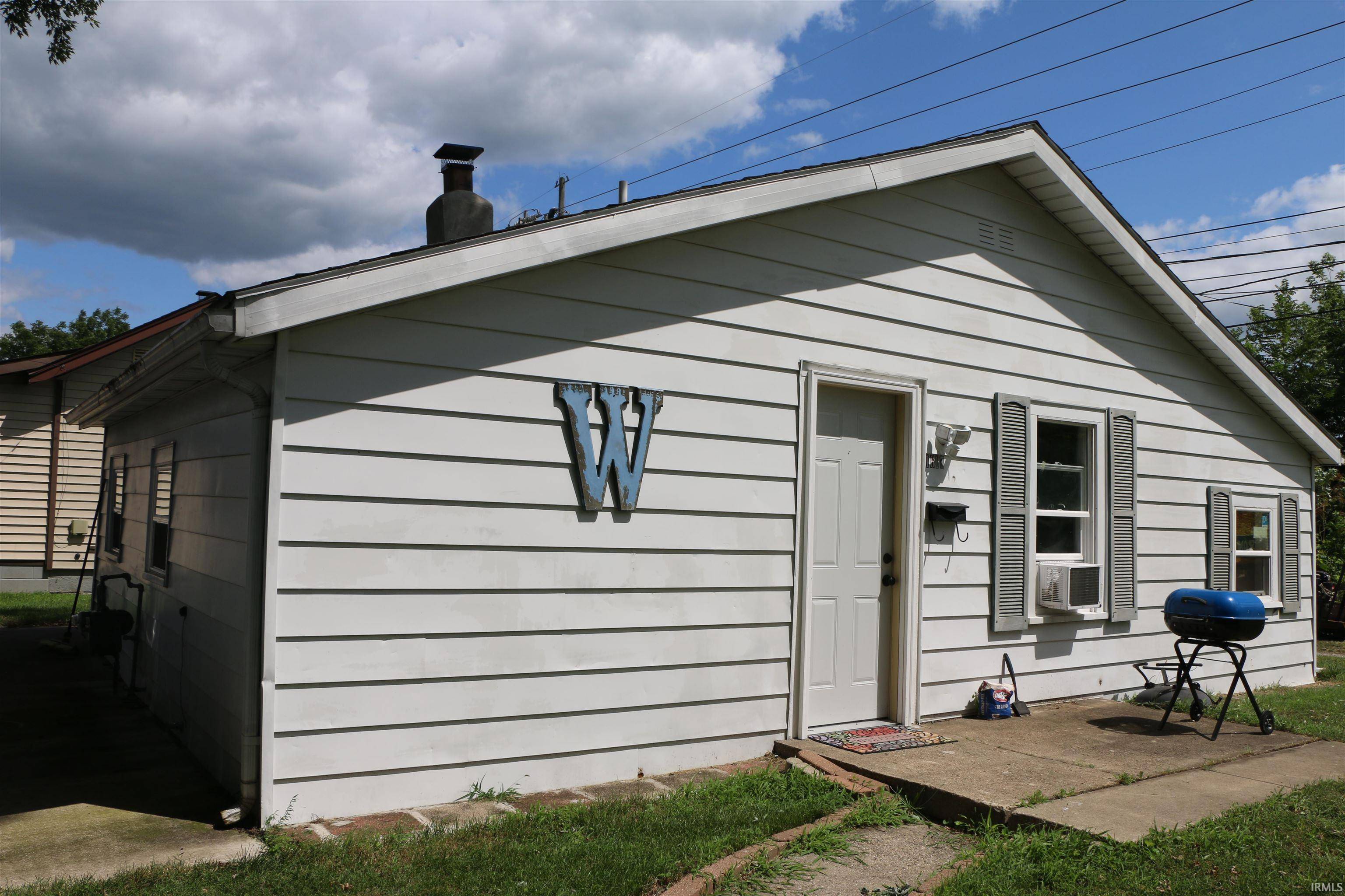 1617 1/2 E 4th ST, Mishawaka, IN 46544