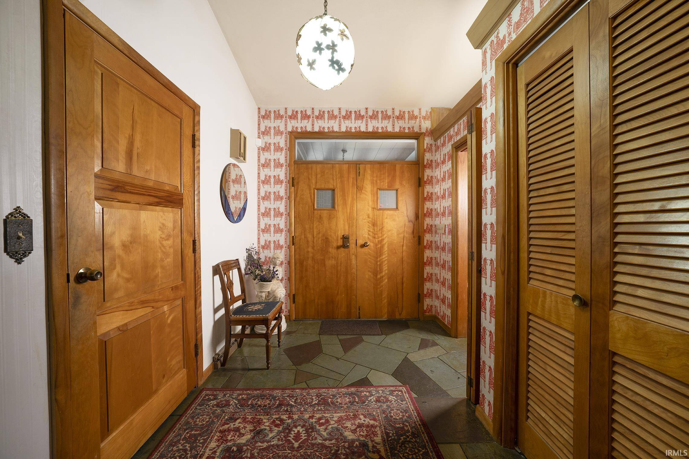 1839 Rainbow Bend BLVD, Elkhart, IN 46514-1402