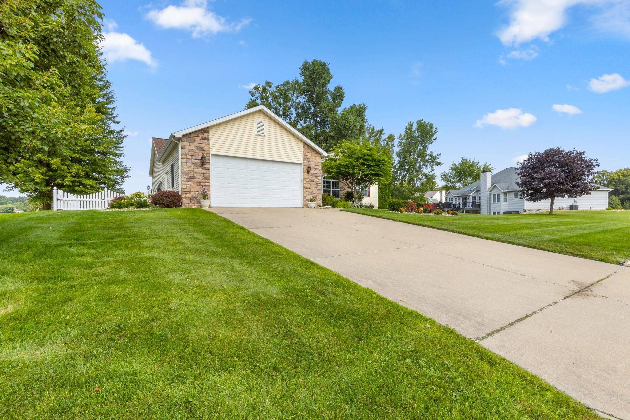 51951 Sandy Lane DR, Granger, IN 46530