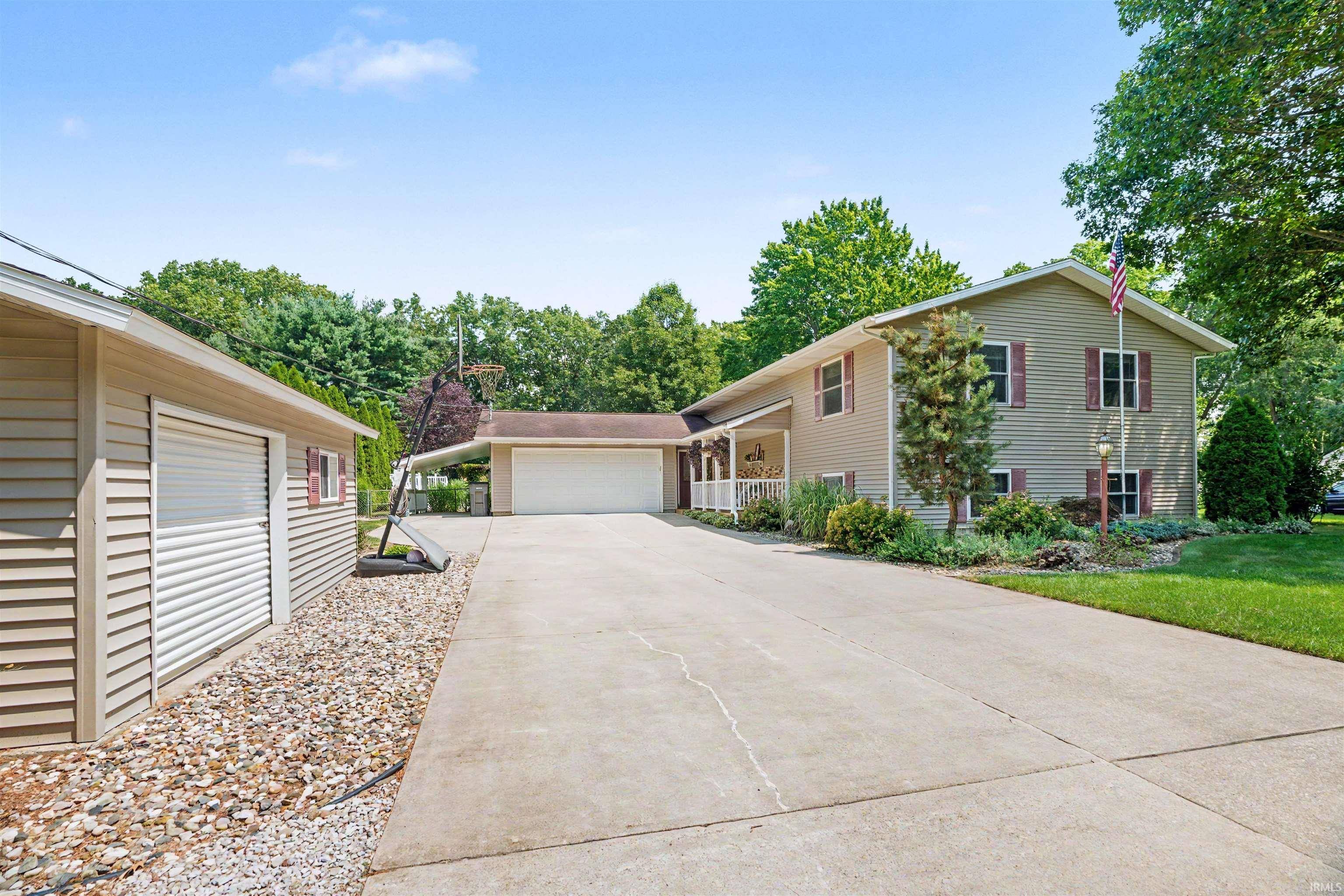 52824 County Road 15 ***, Elkhart, IN 46514-9639