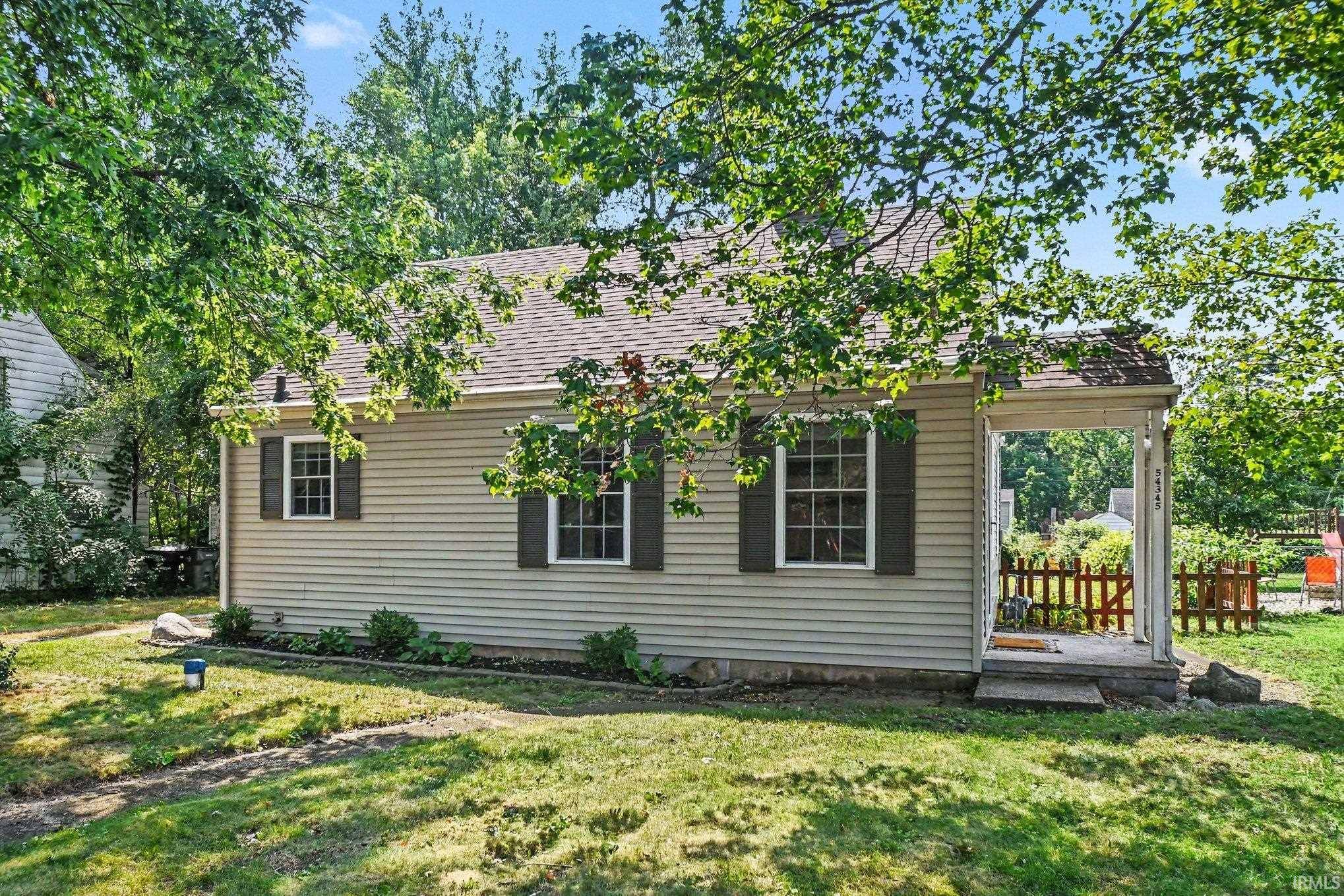 54345 Maple Lane AVE, South Bend, IN 46635-1624