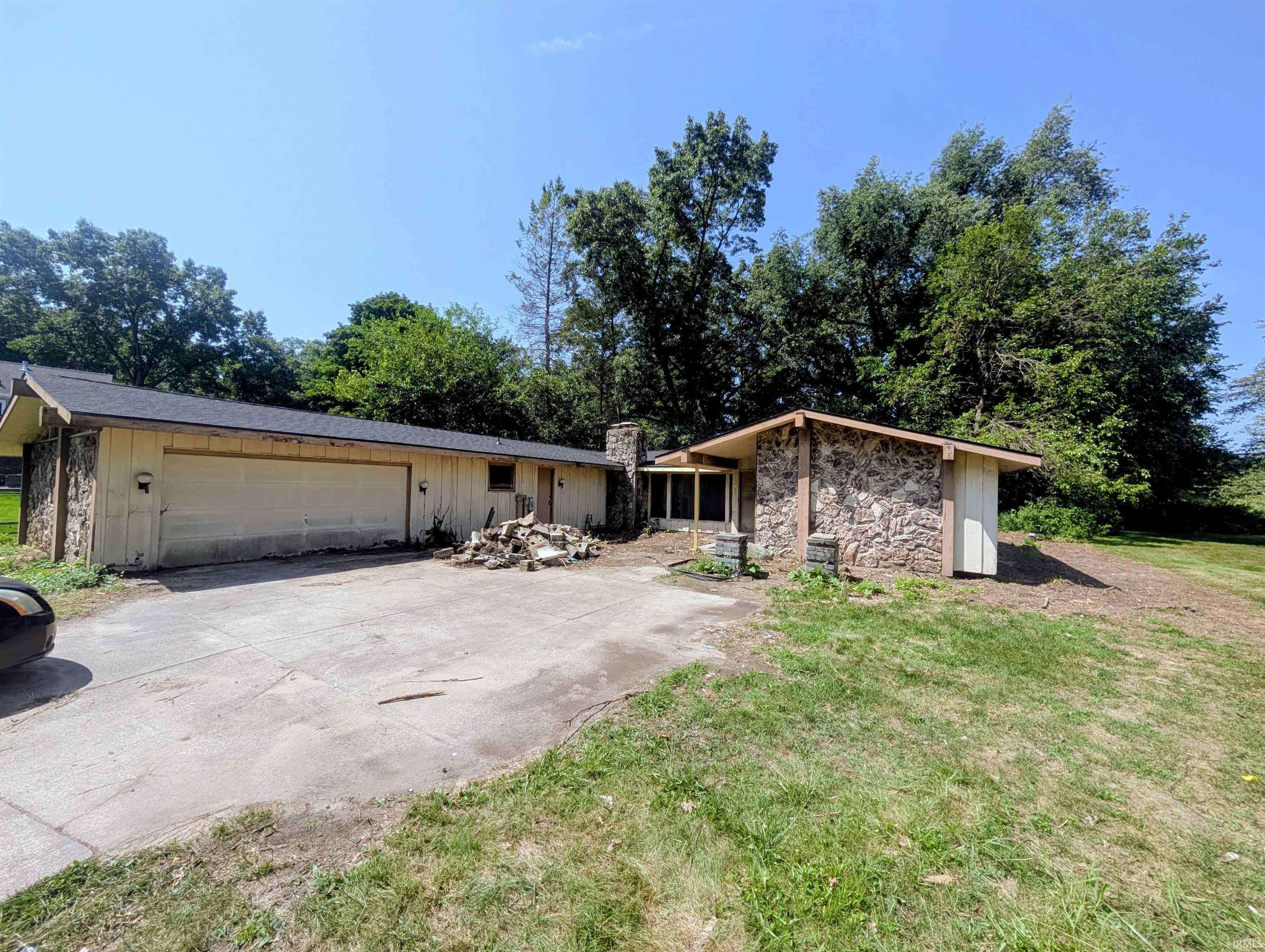 50745 Lincroft DR, Granger, IN 46530