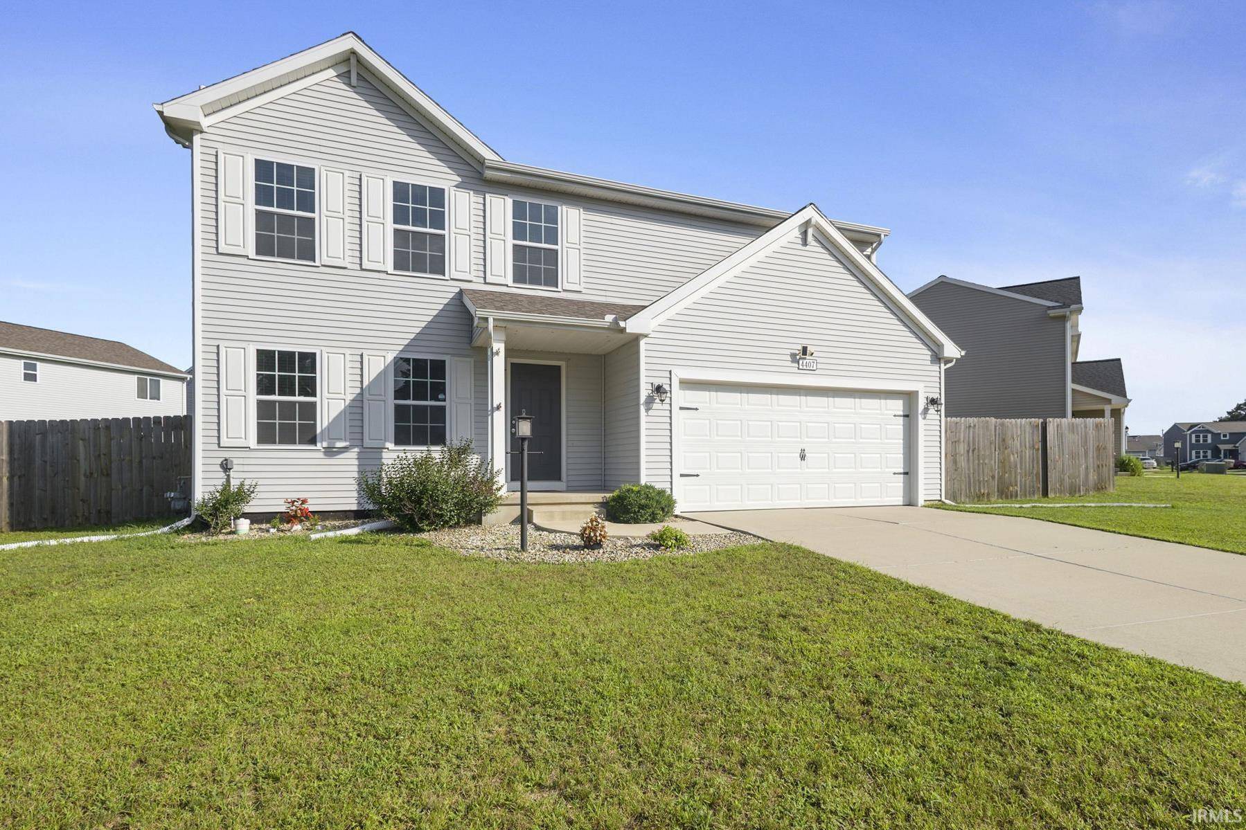 4407 Sapphire DR, South Bend, IN 46628-7415
