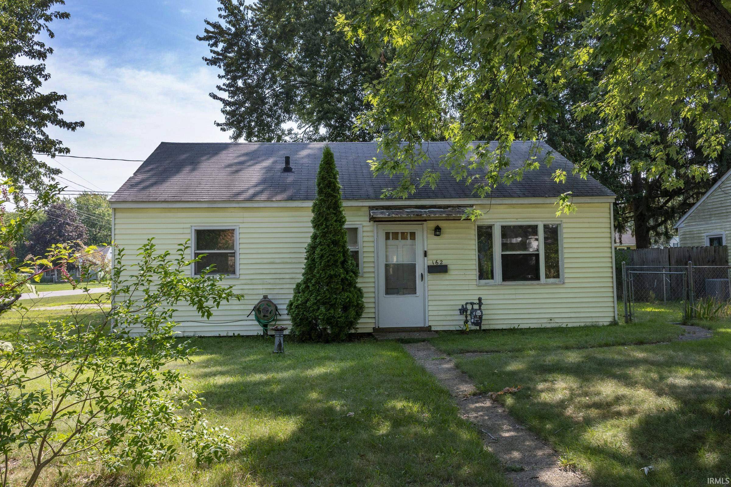 162 Joyce CT, Elkhart, IN 46516-5032