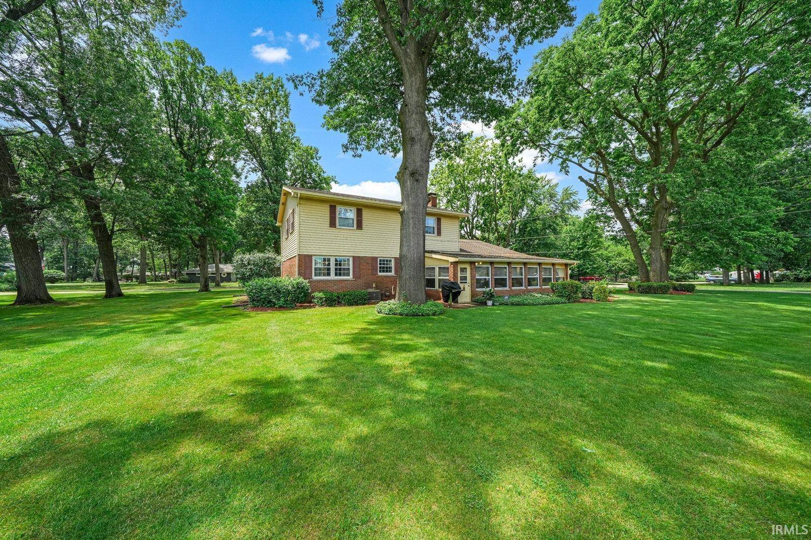 28859 Oakwood PL, Elkhart, IN 46514