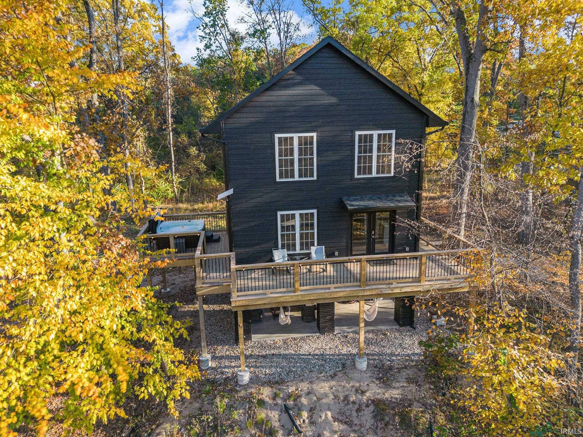 57507 Red Bud LN, Elkhart, IN 46517