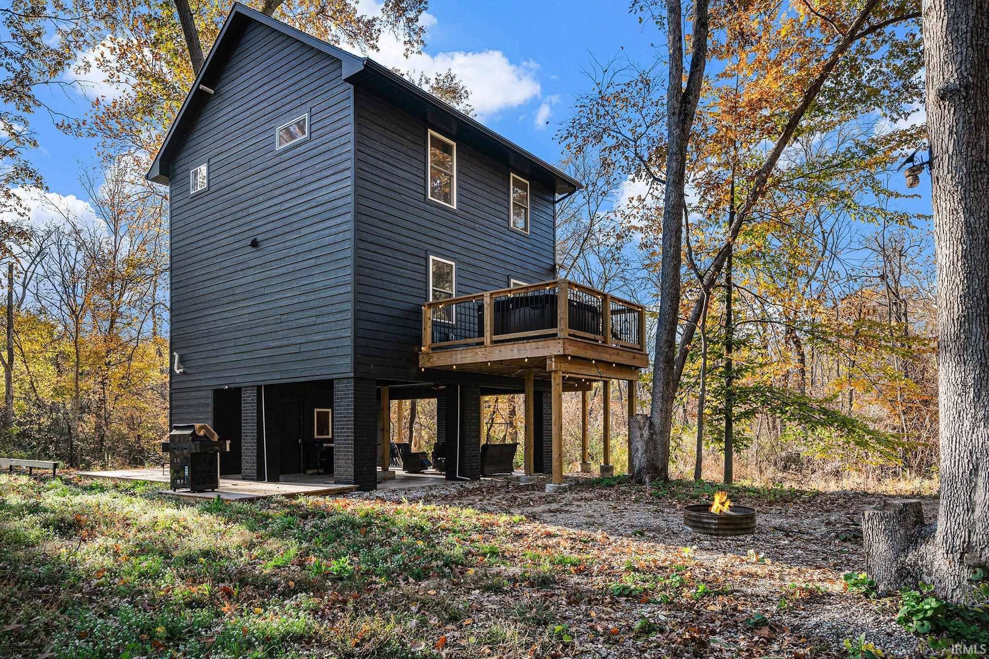 57507 Red Bud LN, Elkhart, IN 46517