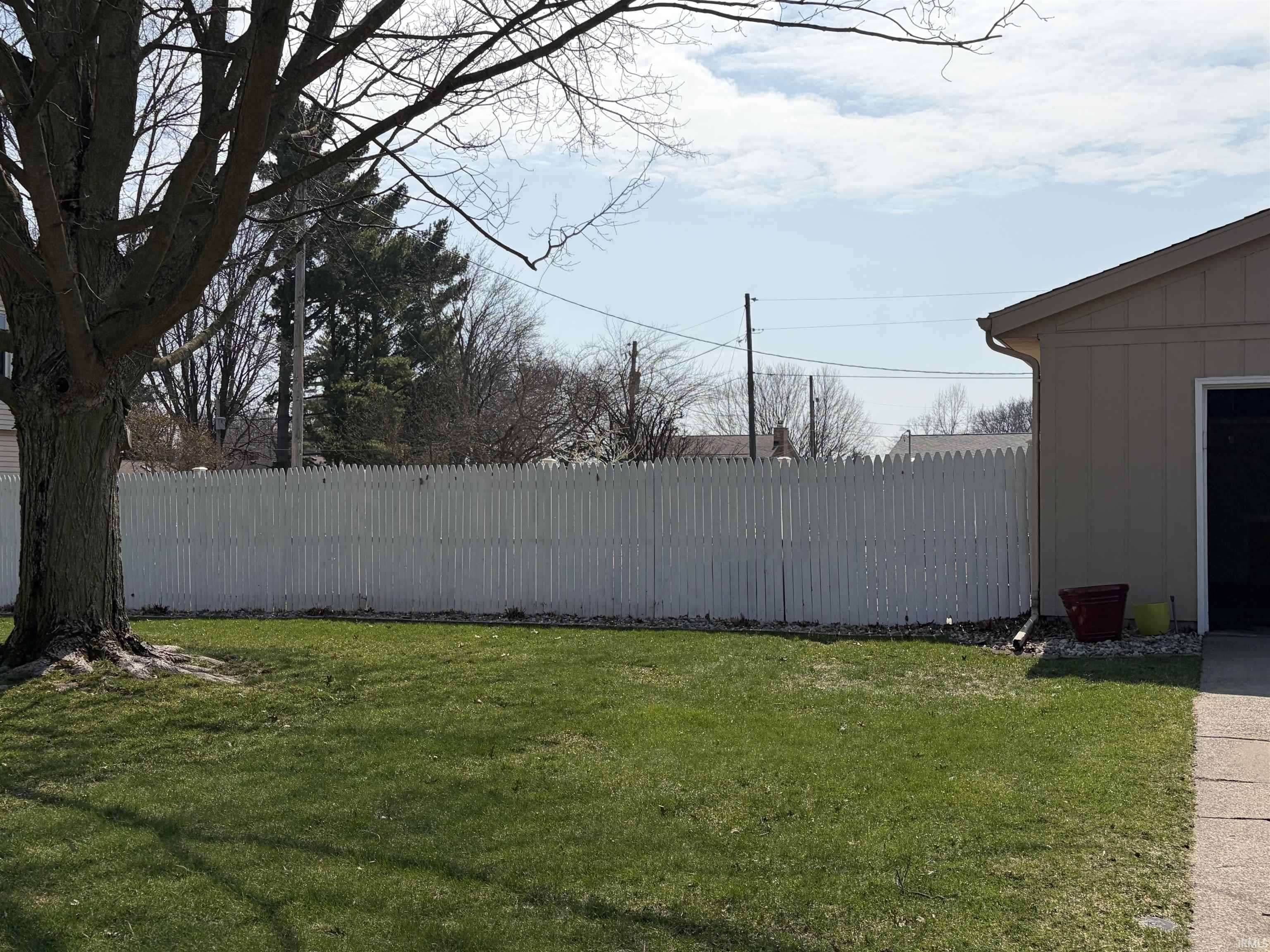 1834 Crabtree LN, Elkhart, IN 46514-4225