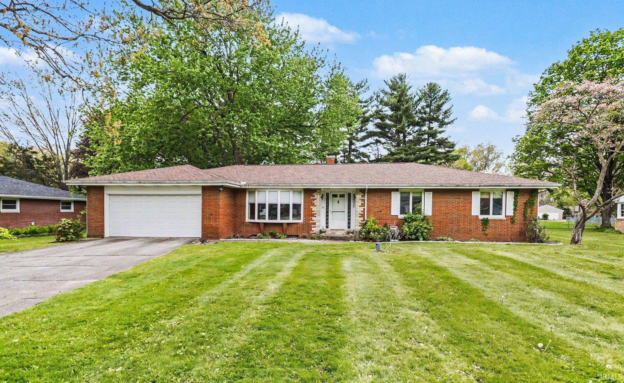 52335 Scott ST, South Bend, IN 46637-2956