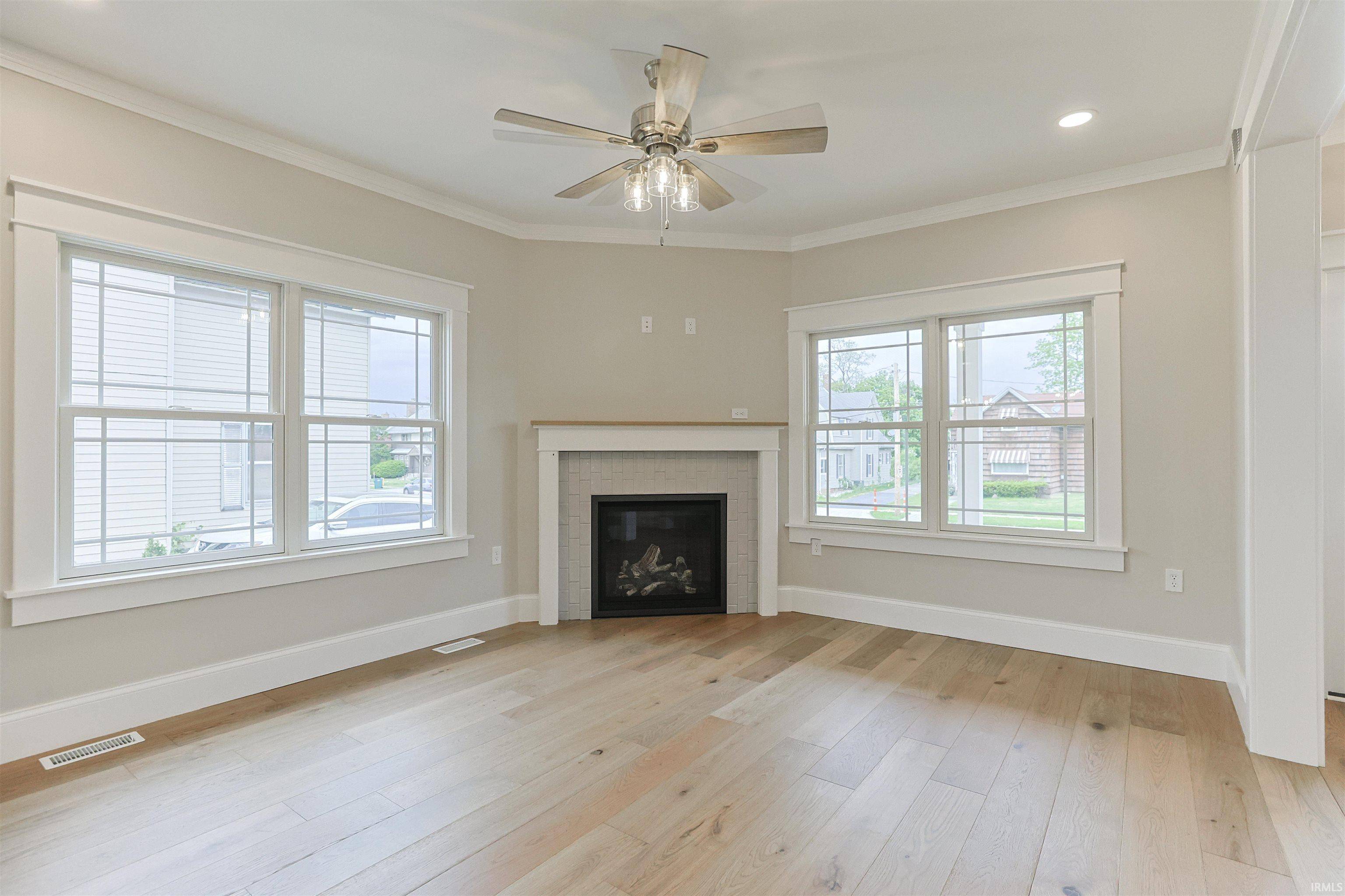 637 E Lincolnway ***, Mishawaka, IN 46544