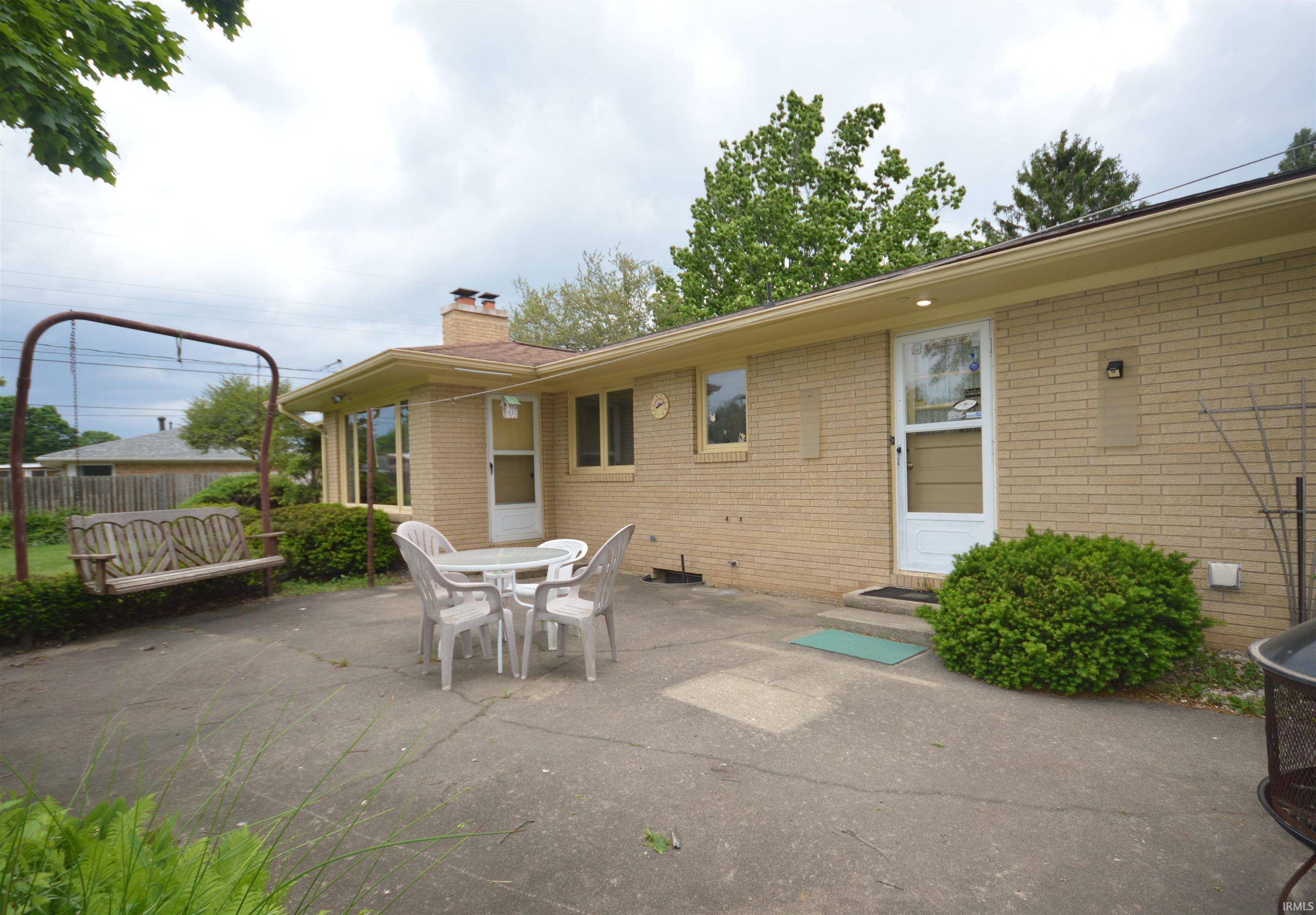 19080 Montrose DR, South Bend, IN 46614