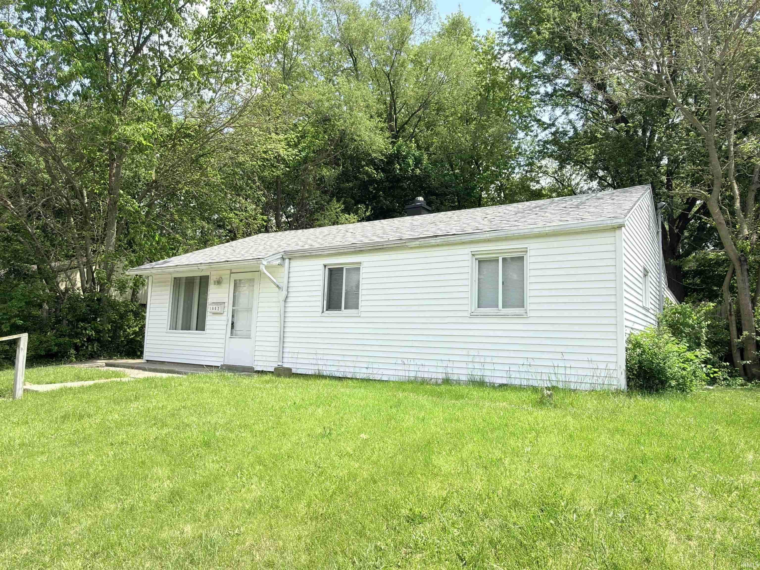 1002 Amhurst AVE, South Bend, IN 46614