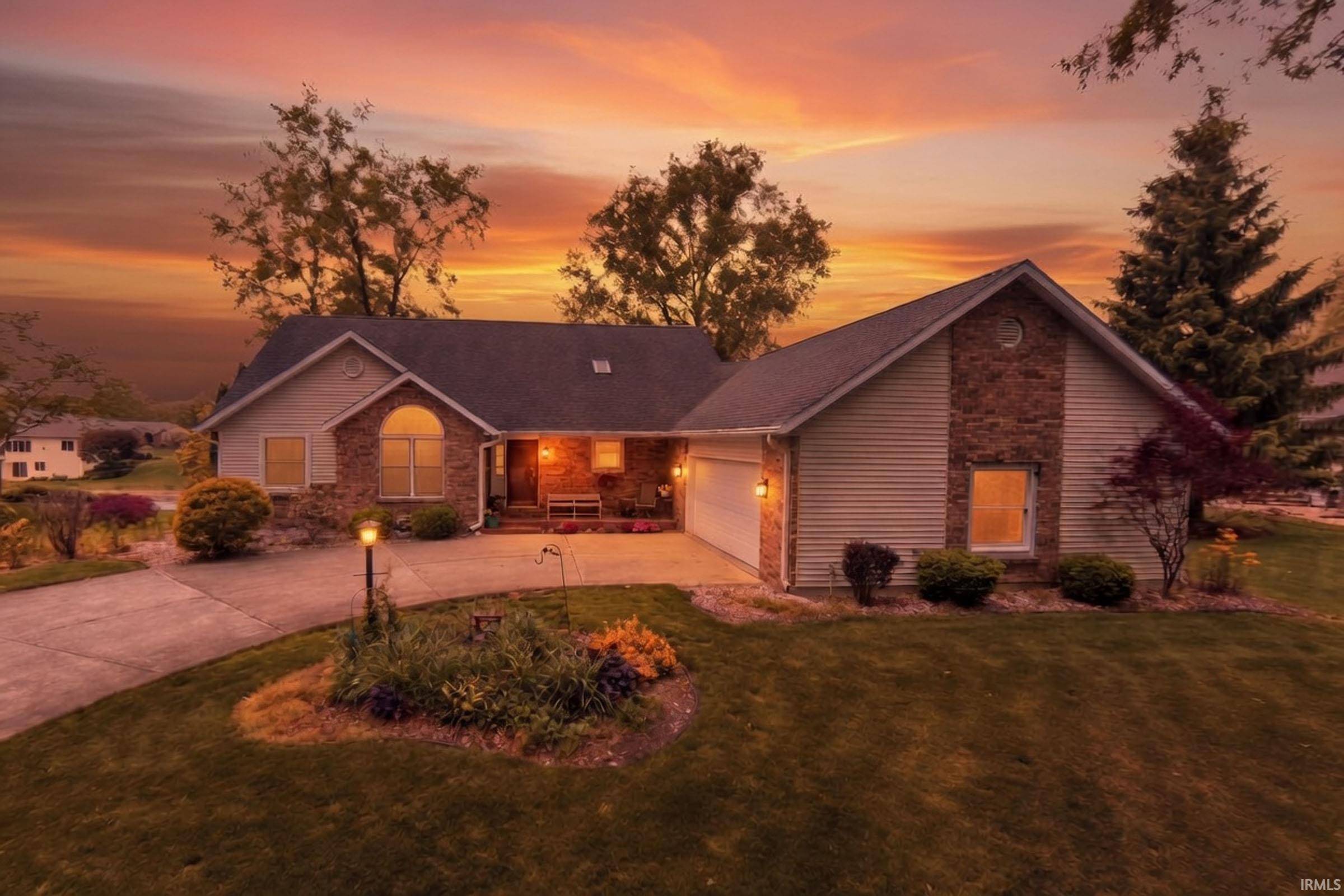 53337 E Cobus DR, Elkhart, IN 46514-9282