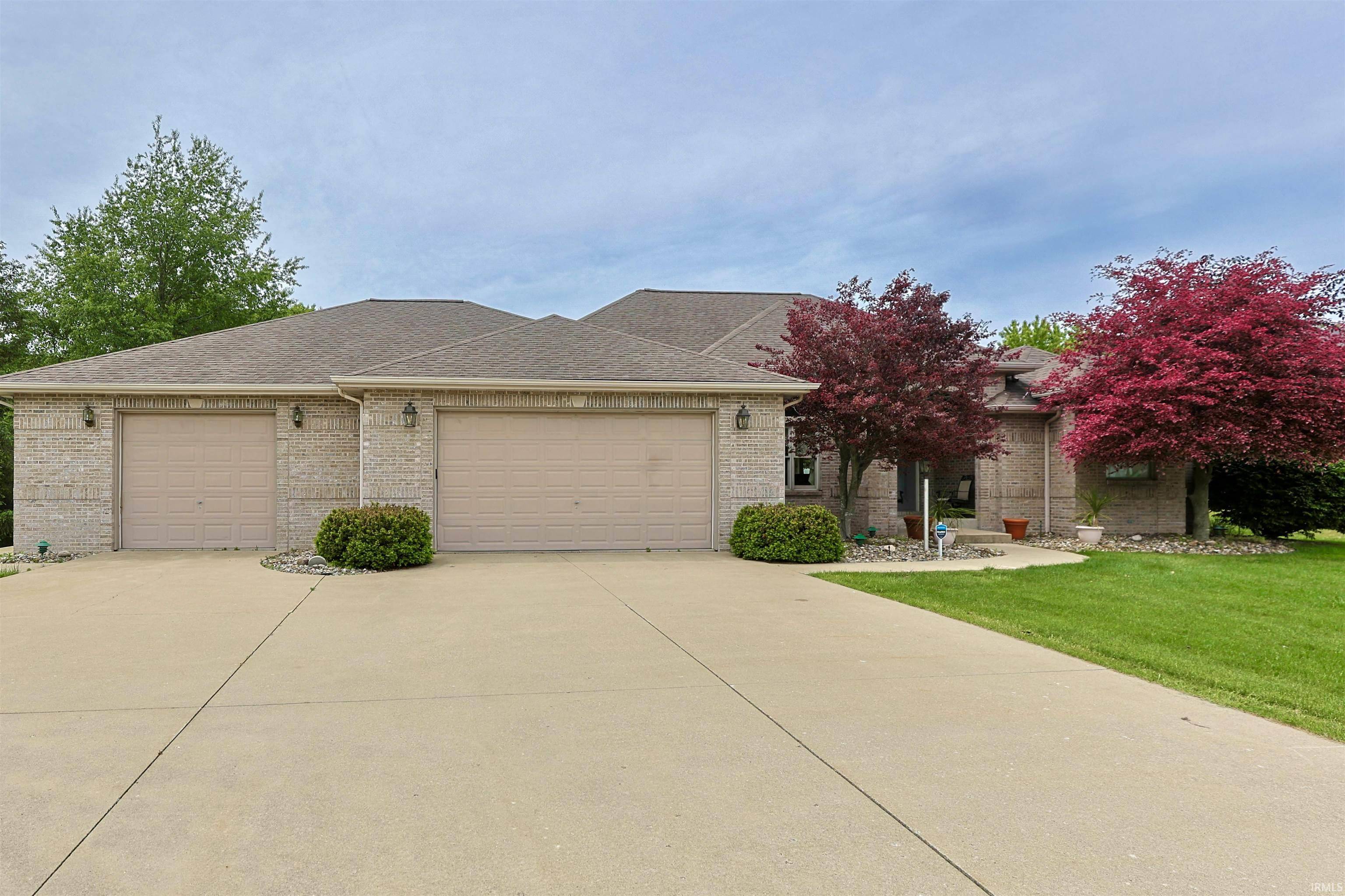 609 S Bray ST, New Carlisle, IN 46552-8207