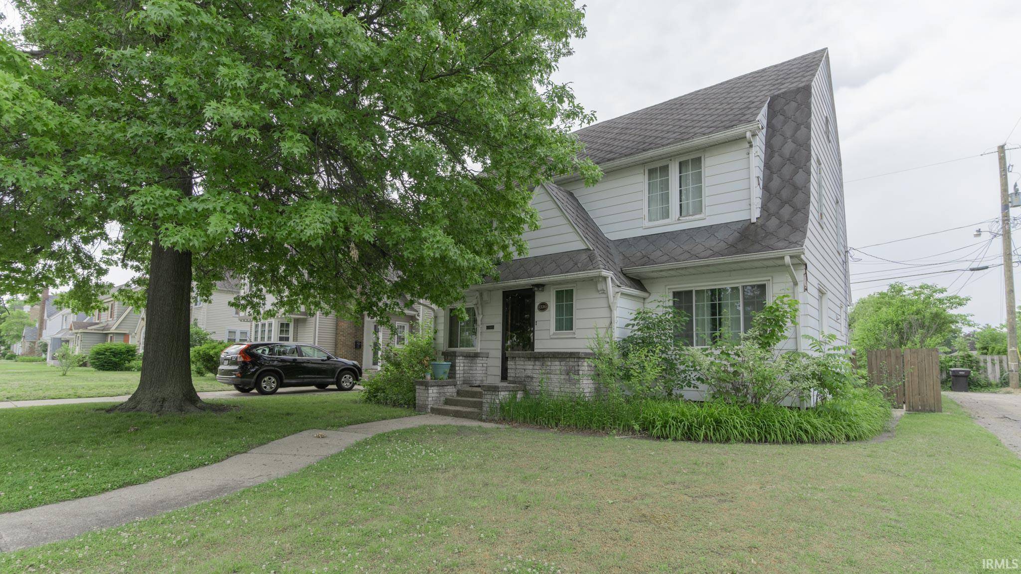 1336 E South ST, South Bend, IN 46615-1010