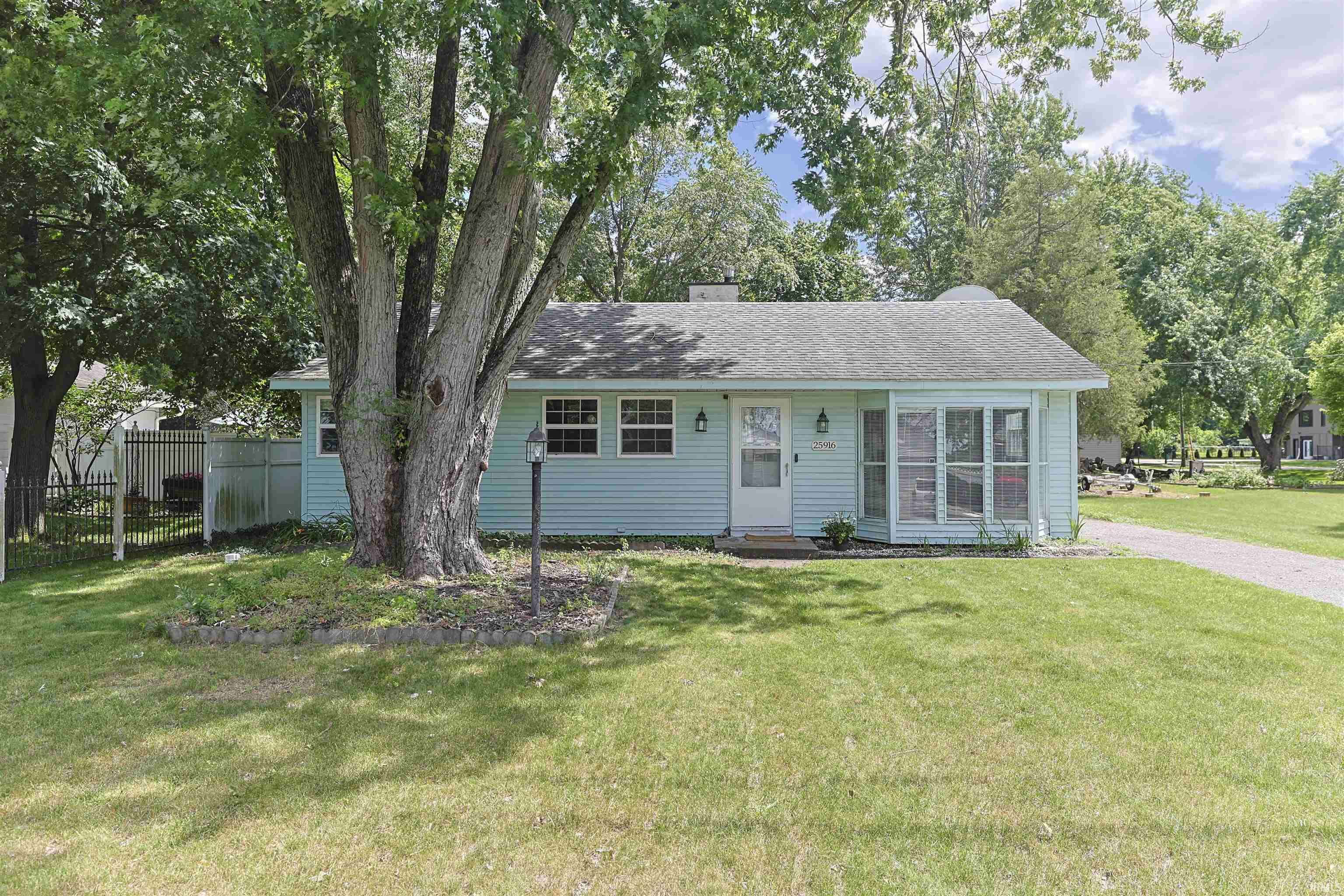 25916 Lake DR, Elkhart, IN 46514-6233