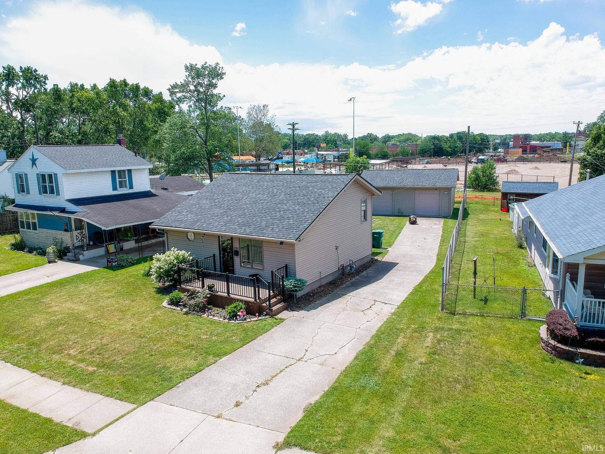 2353 Normandy DR, Mishawaka, IN 46545