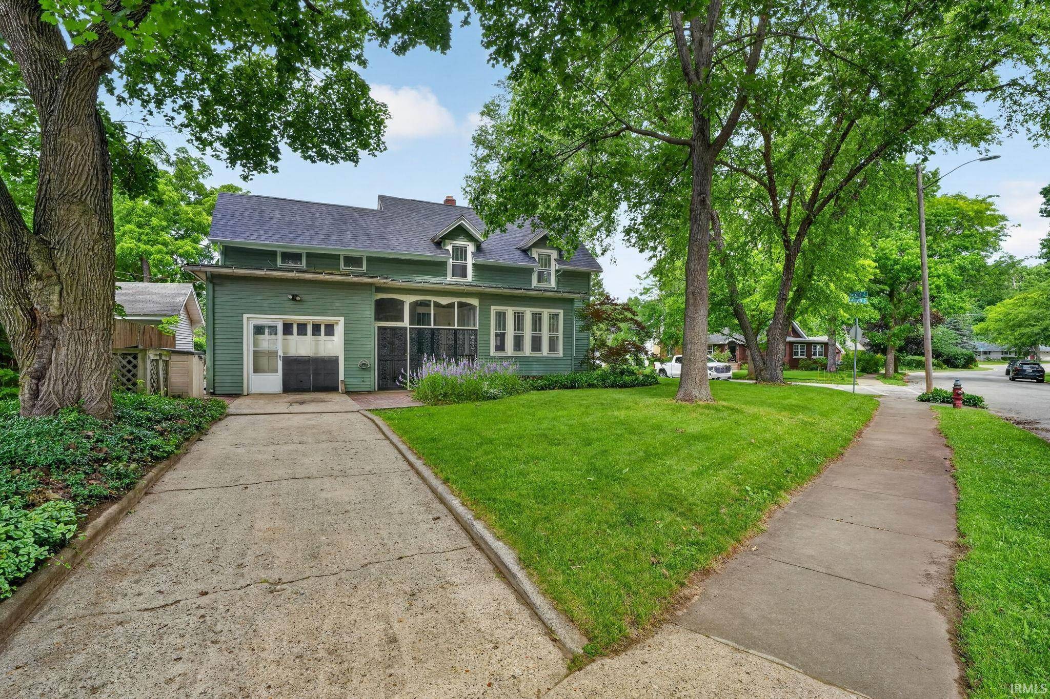 302 Ostemo PL, South Bend, IN 46617-1020
