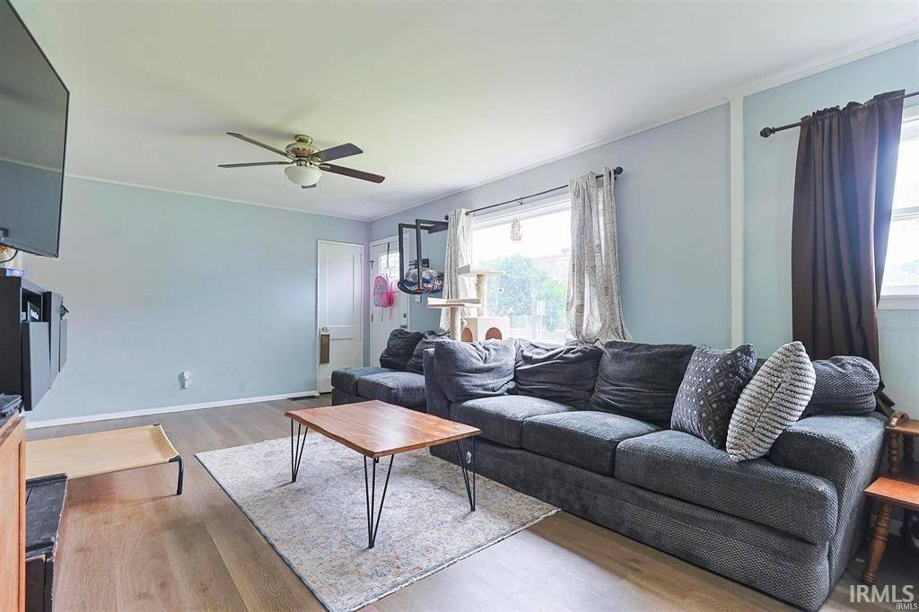 1901 N Brookfield ST, South Bend, IN 46628-3311