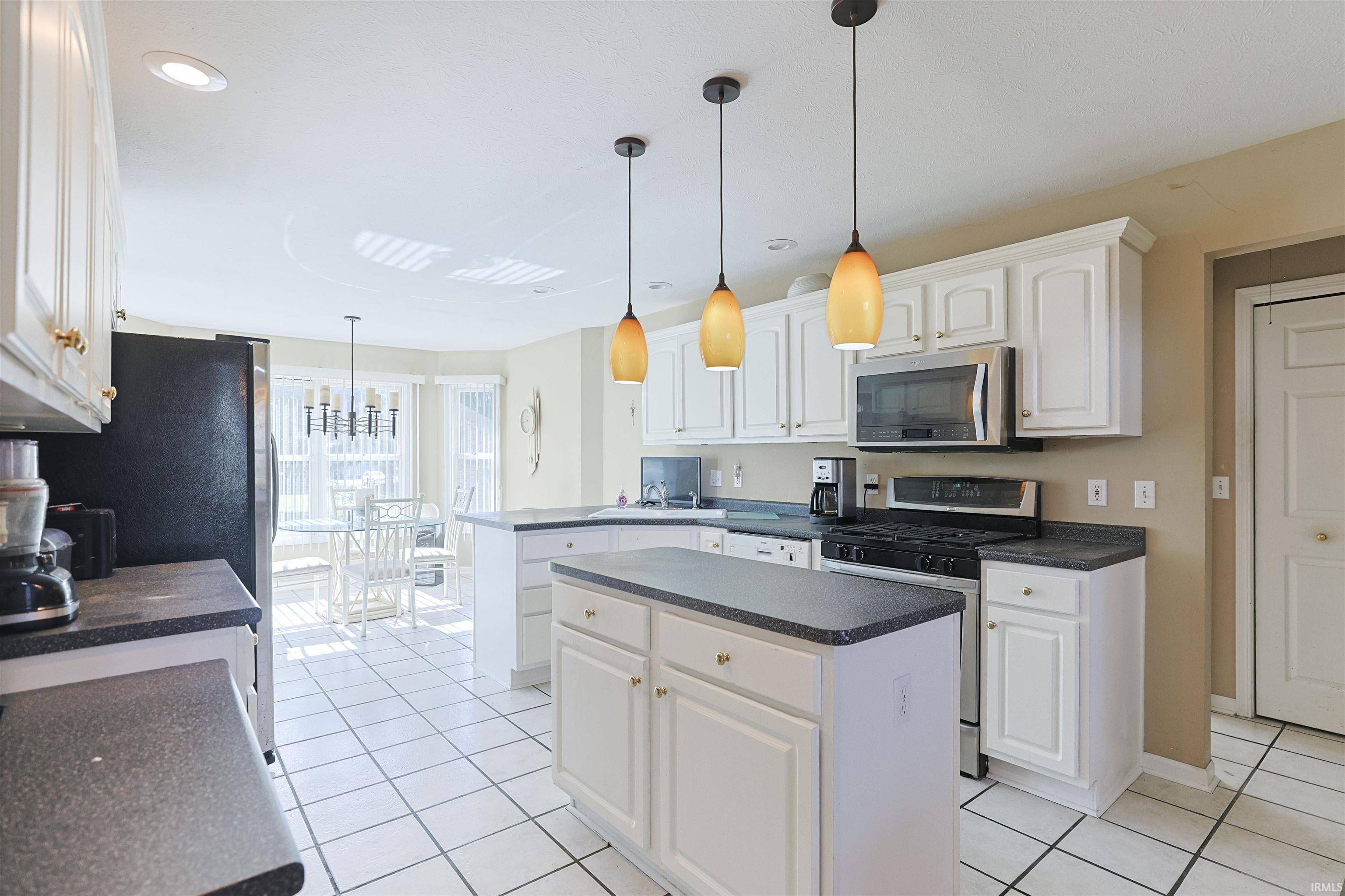 14486 Worthington DR, Granger, IN 46530-8291