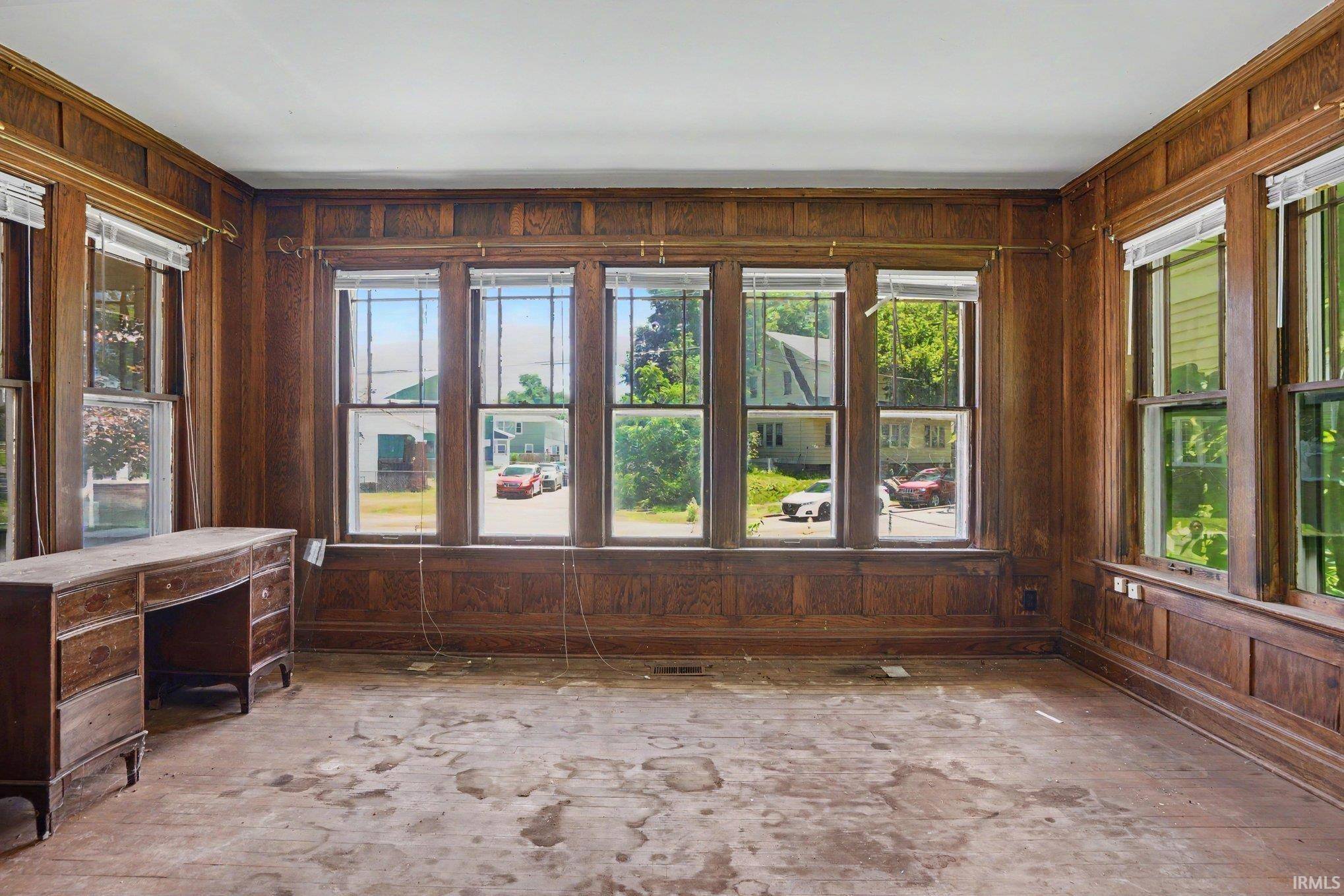 501 Blaine AVE, South Bend, IN 46616-1025