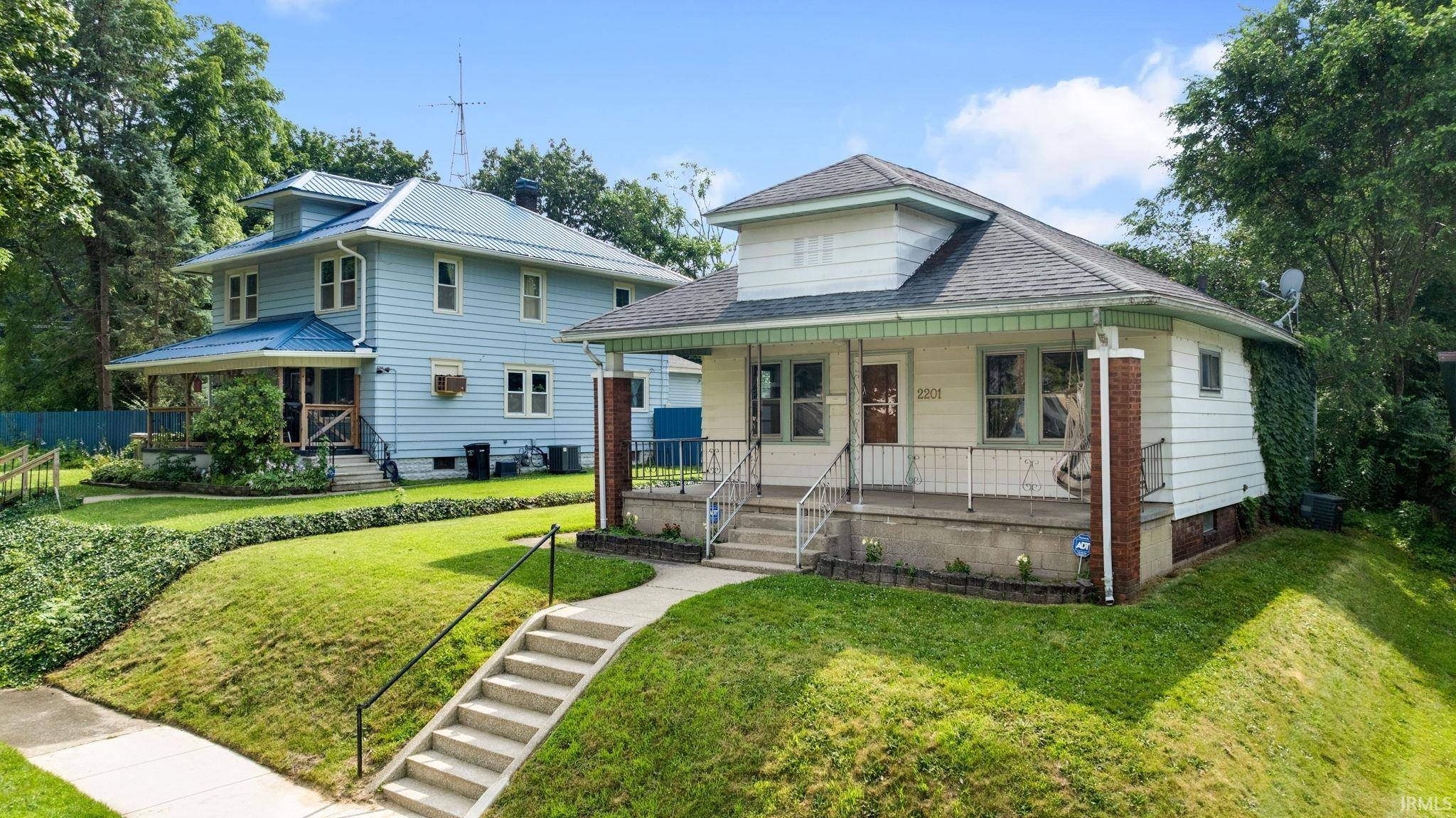 2201 Catalpa ST, South Bend, IN 46613
