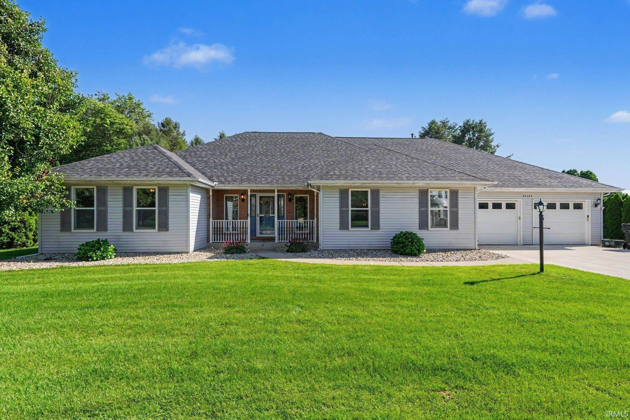 32794 Nature View DR, New Carlisle, IN 46552-9692