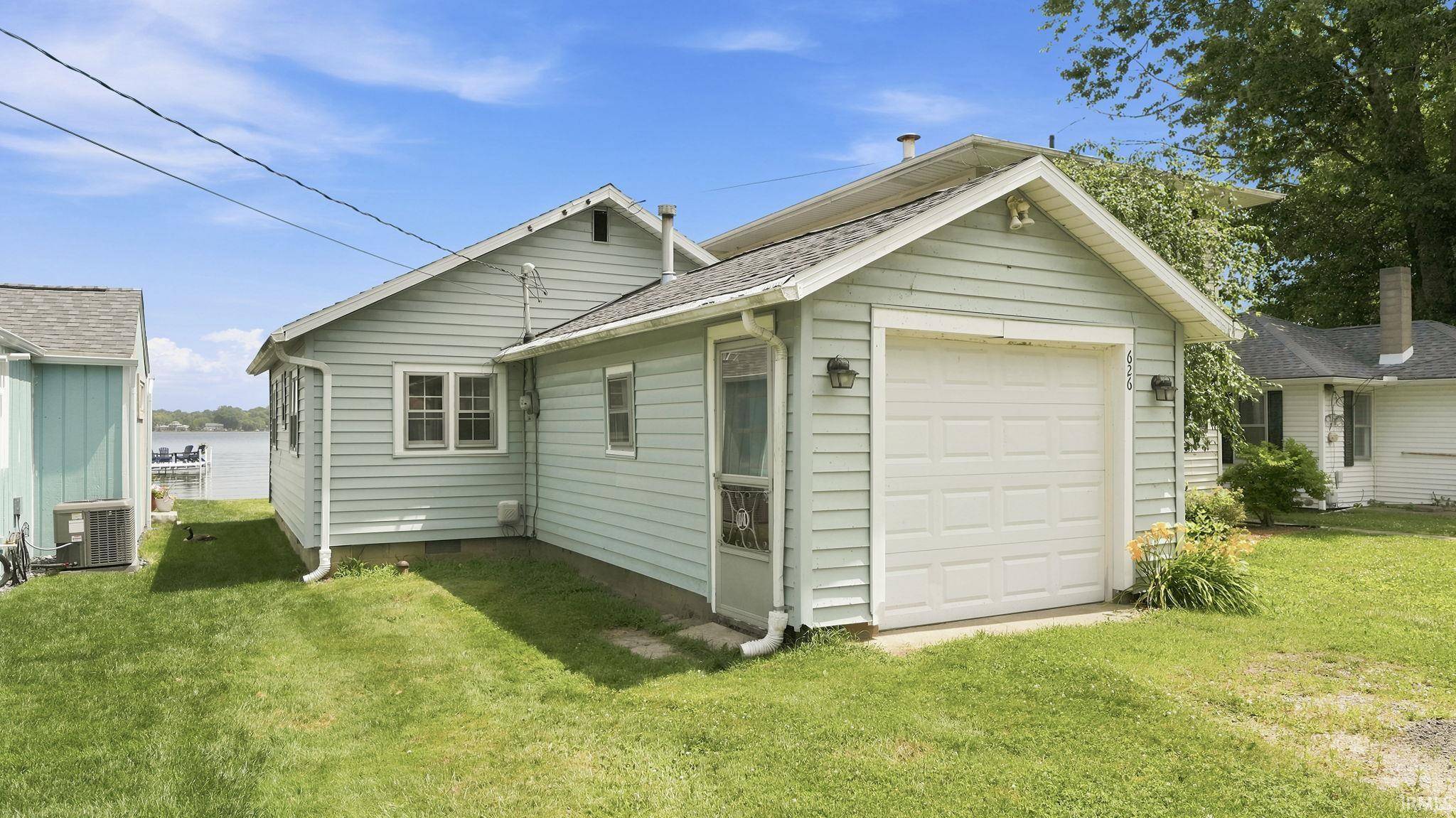 626 E Lakewood AVE, Warsaw, IN 46580