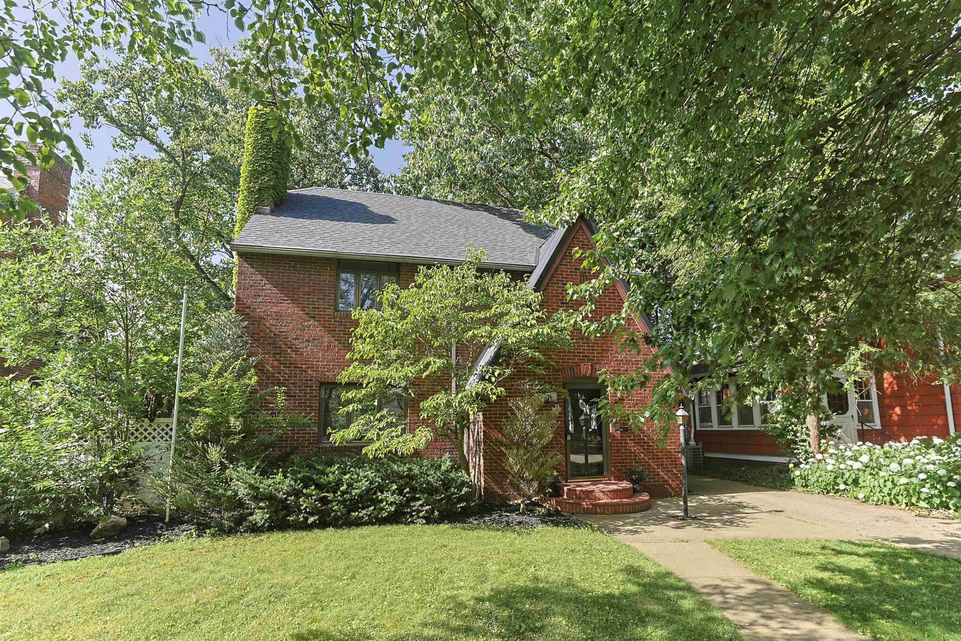 1315 Sunnymede AVE, South Bend, IN 46615