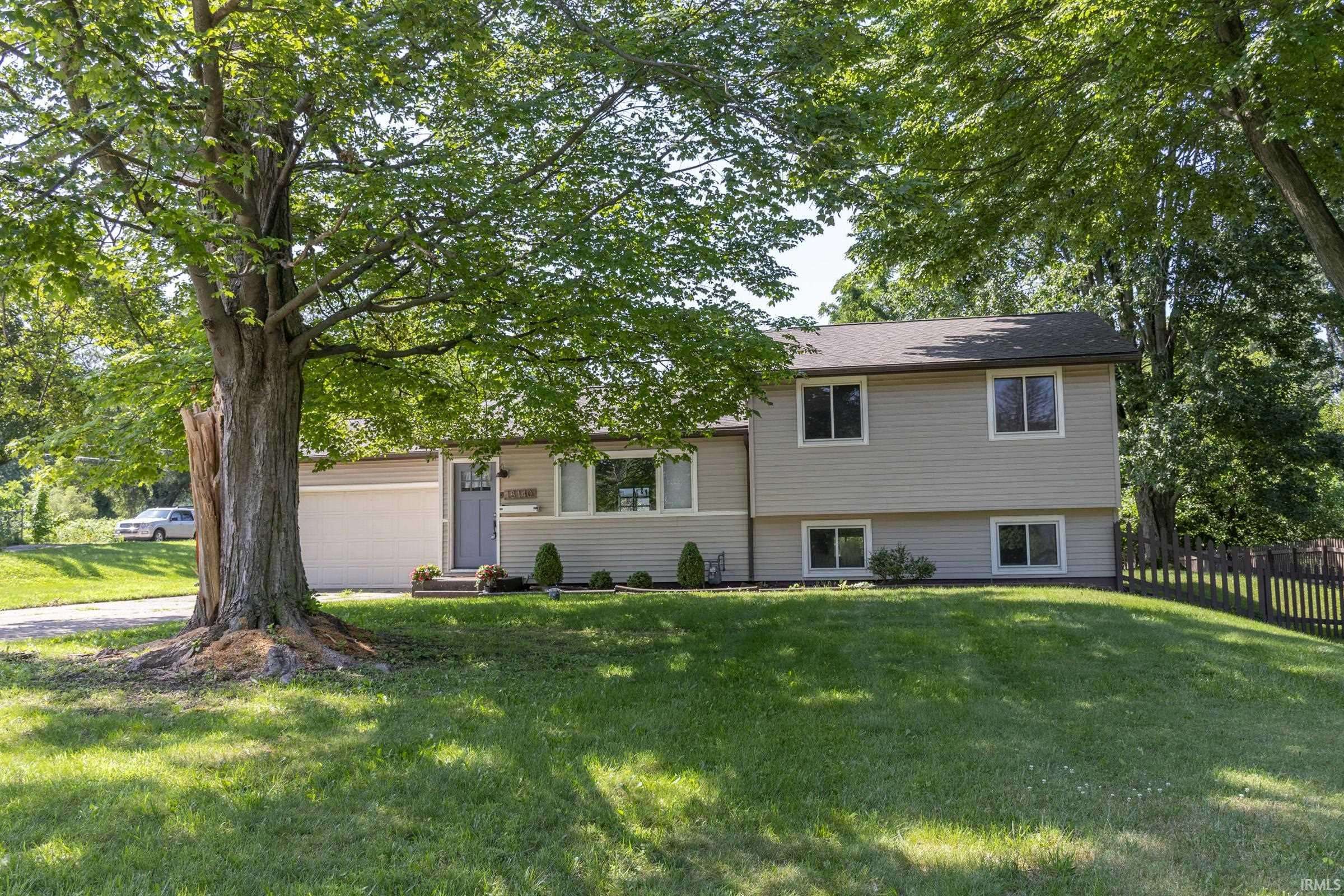 18140 Brightlingsea PL, South Bend, IN 46637-4415