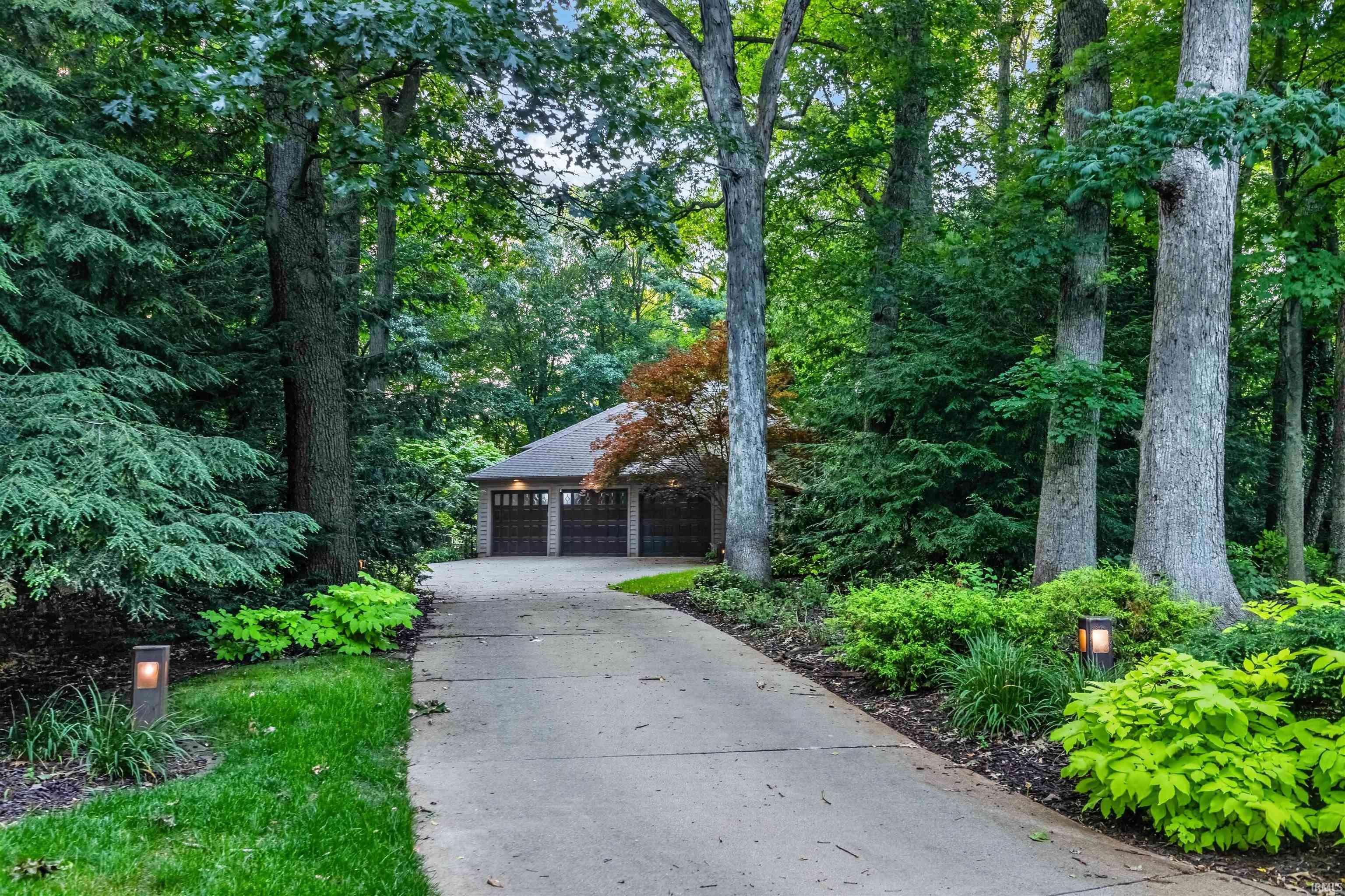 55961 Dana DR, Bristol, IN 46507-9512