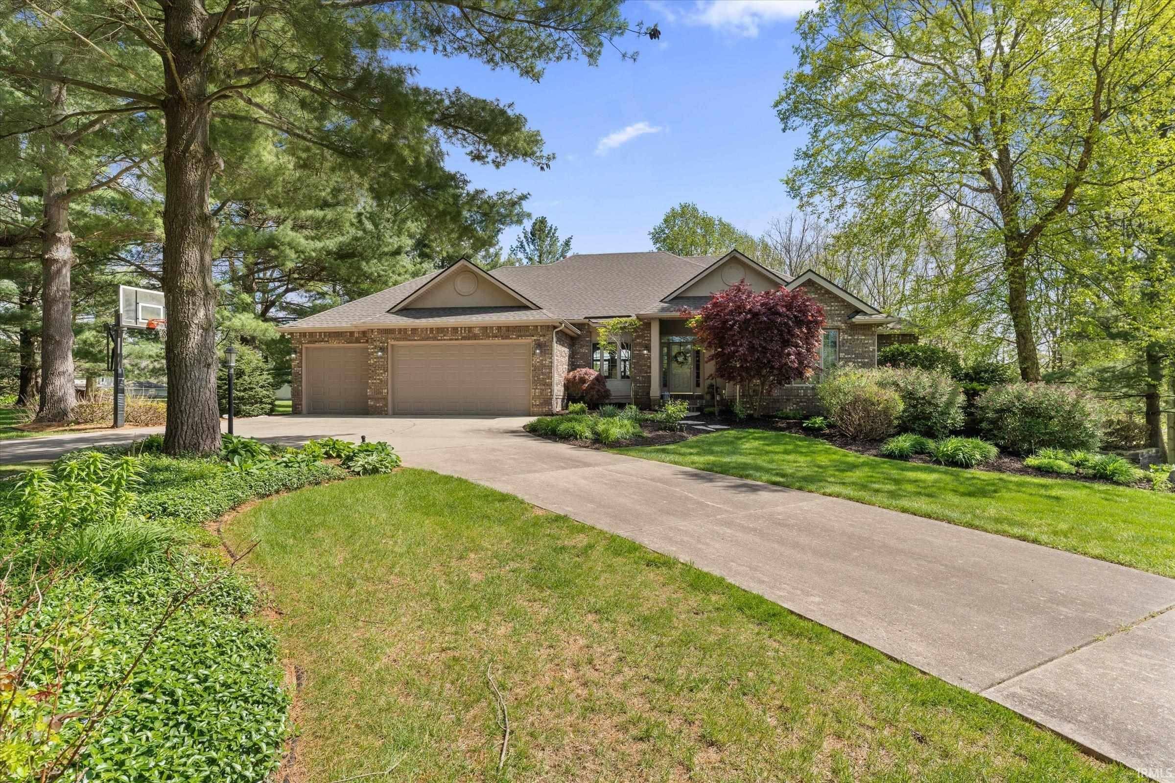 58732 River Forest DR, Goshen, IN 46528-8305