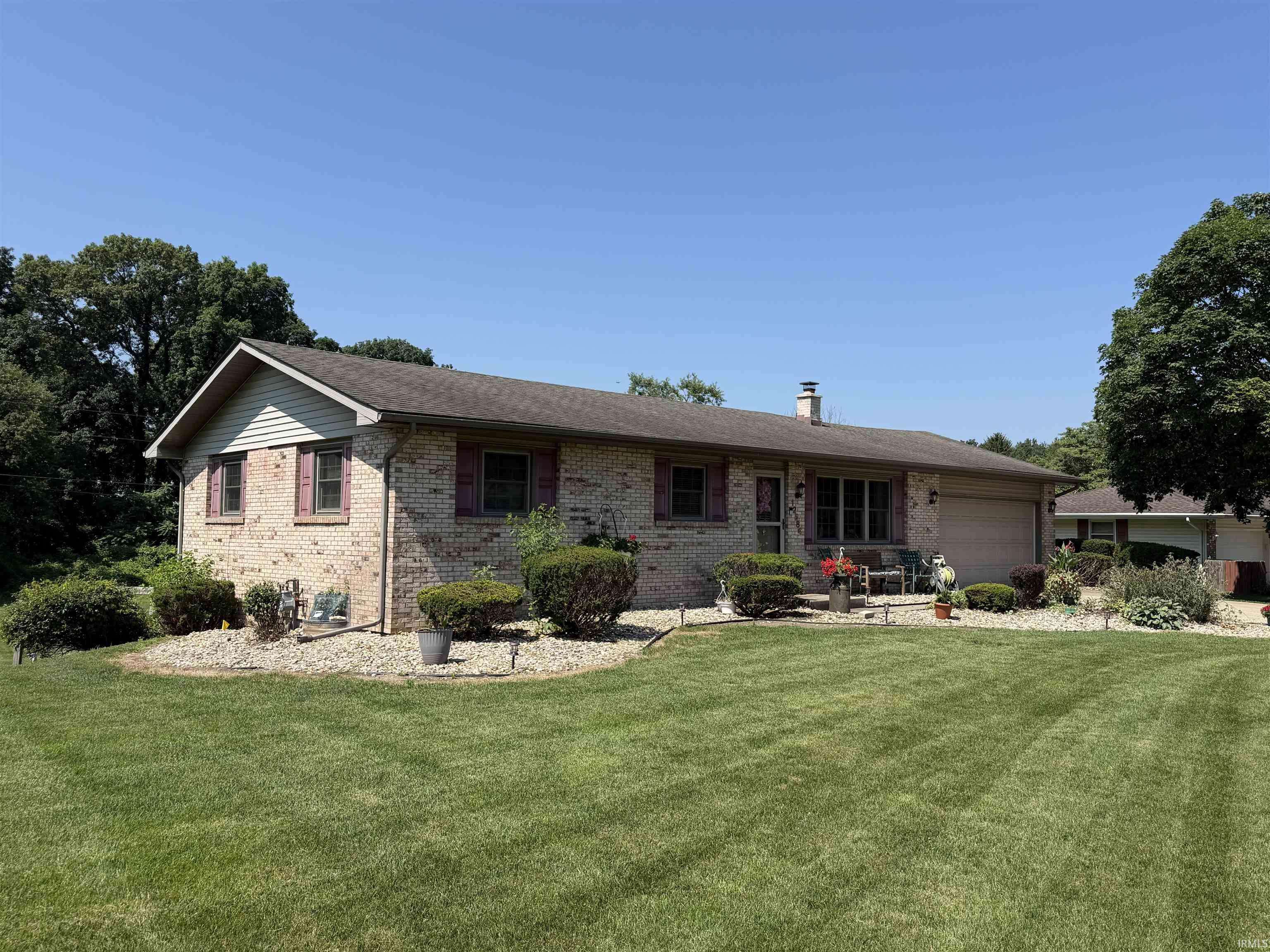 12584 Glen Oak LN, Granger, IN 46530-6822