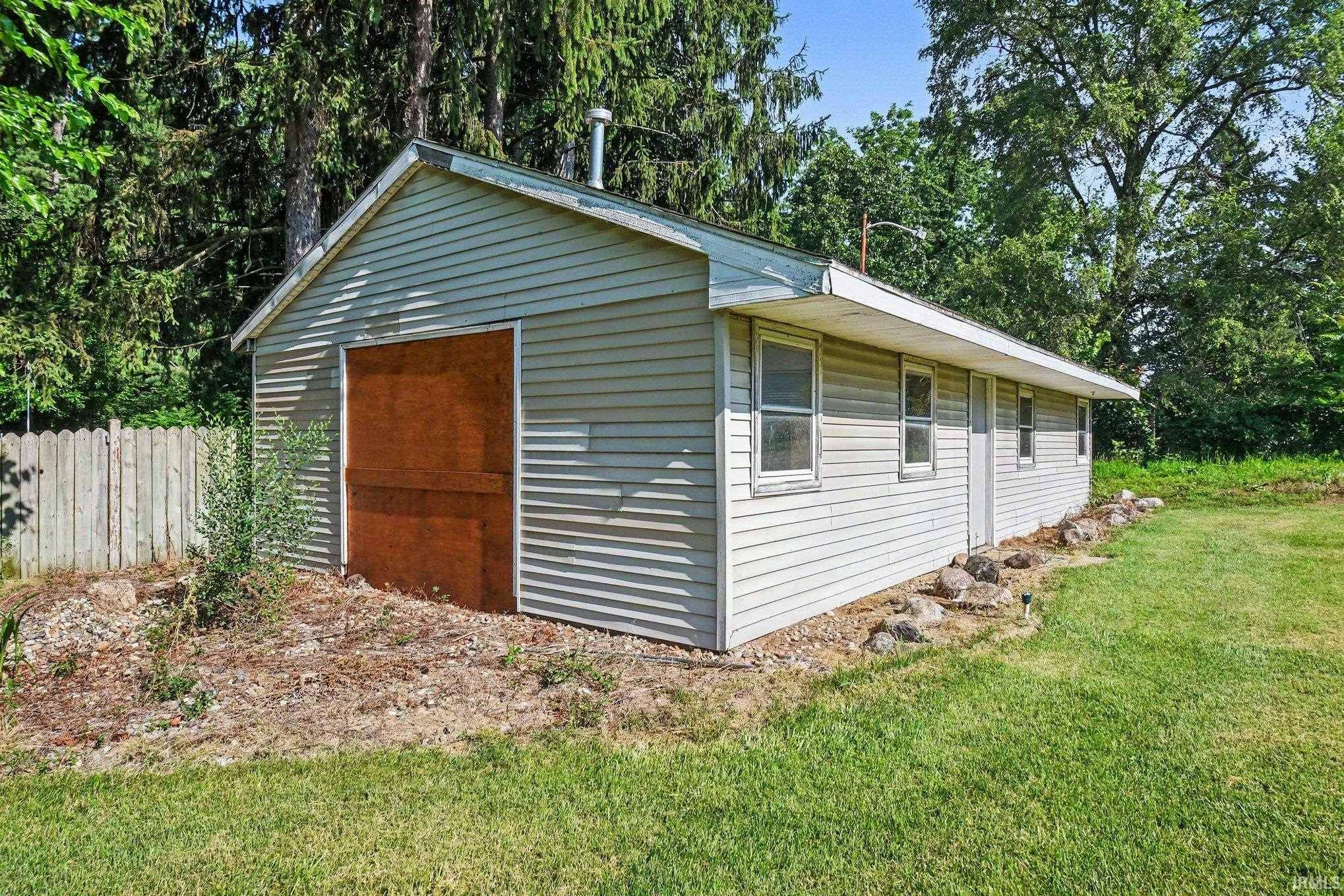 55207 Glenn RD, South Bend, IN 46628-5224