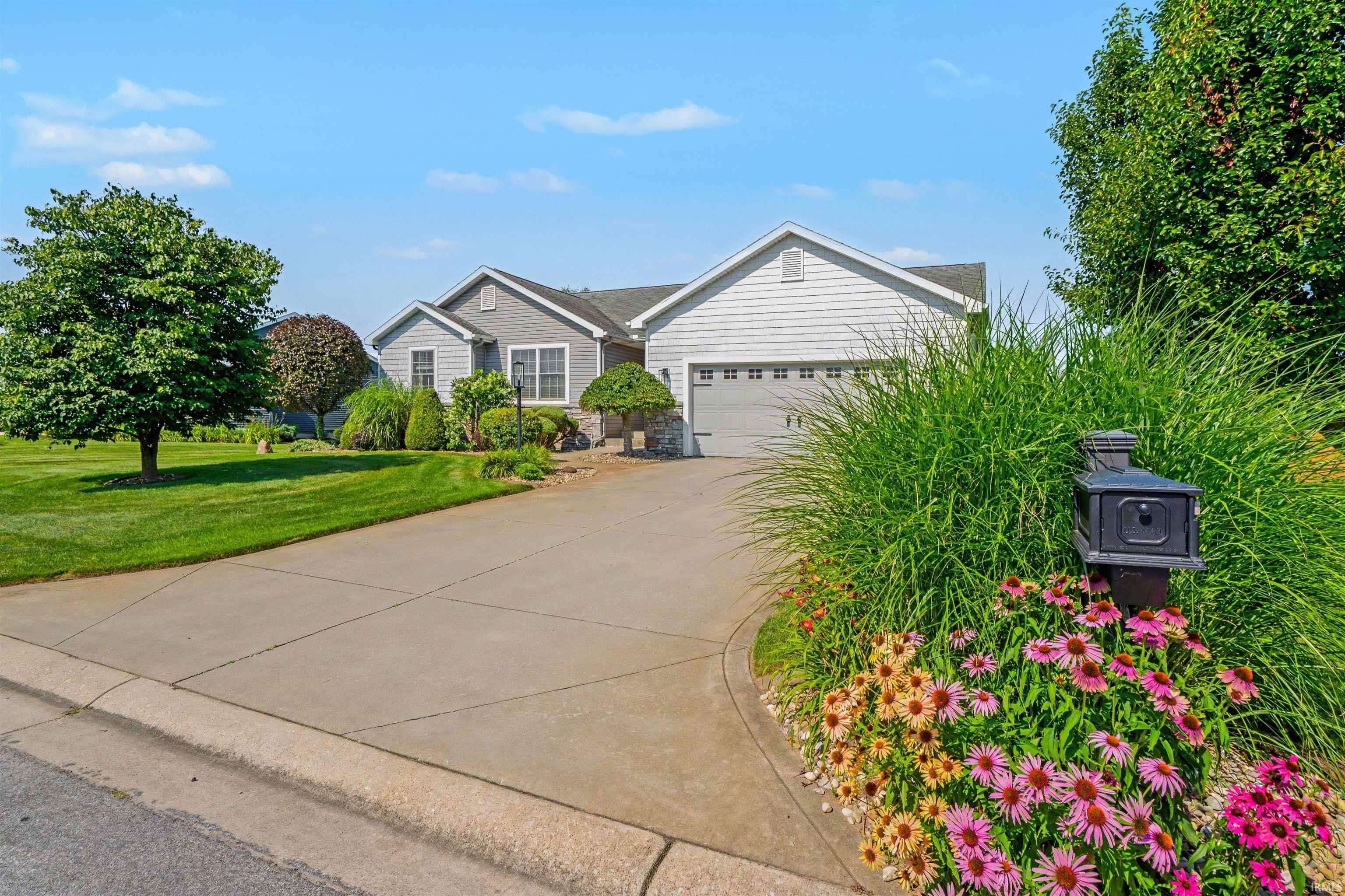 53373 Victor DR, Granger, IN 46530