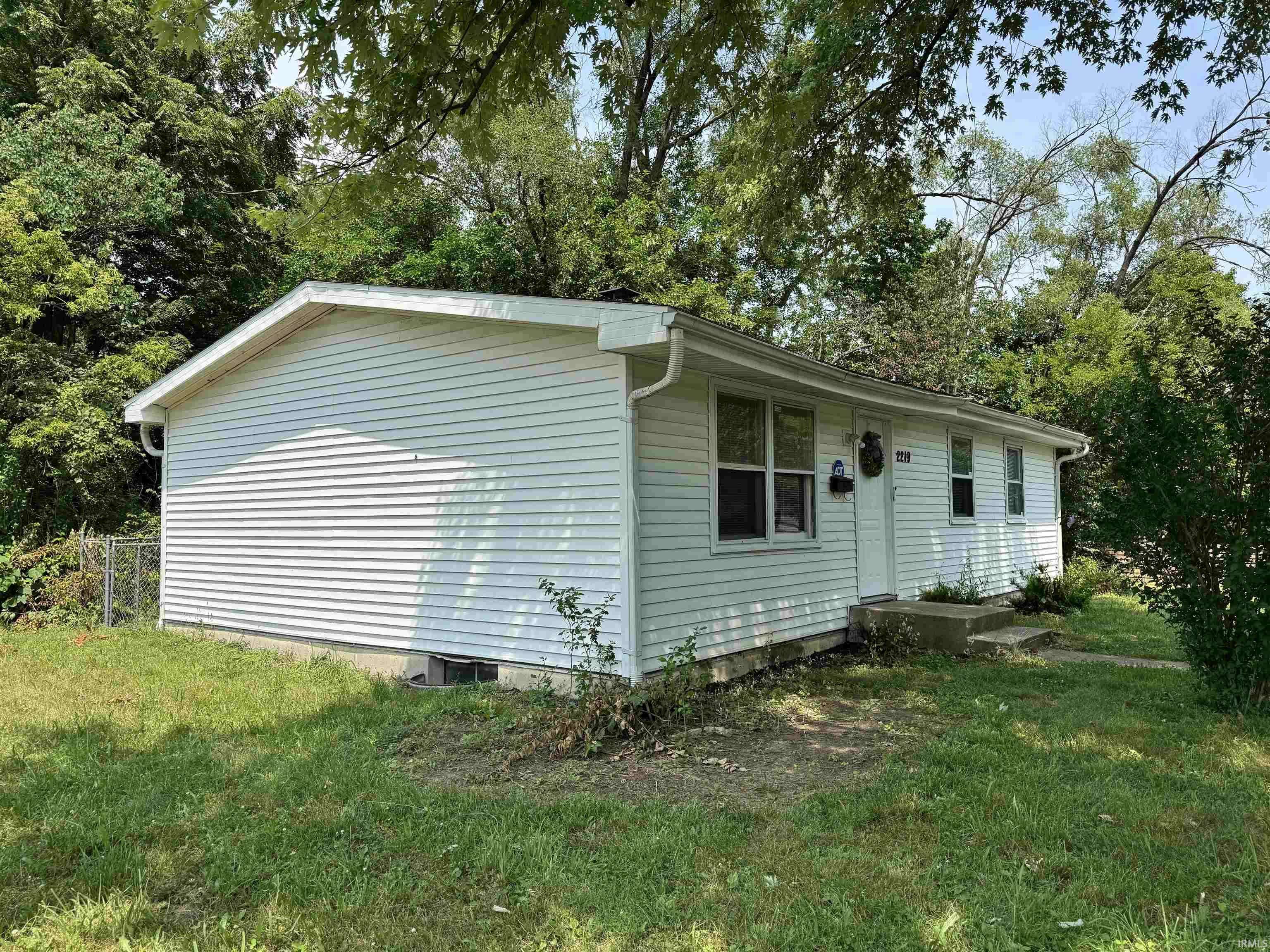 2219 W Bulla ST, South Bend, IN 46628