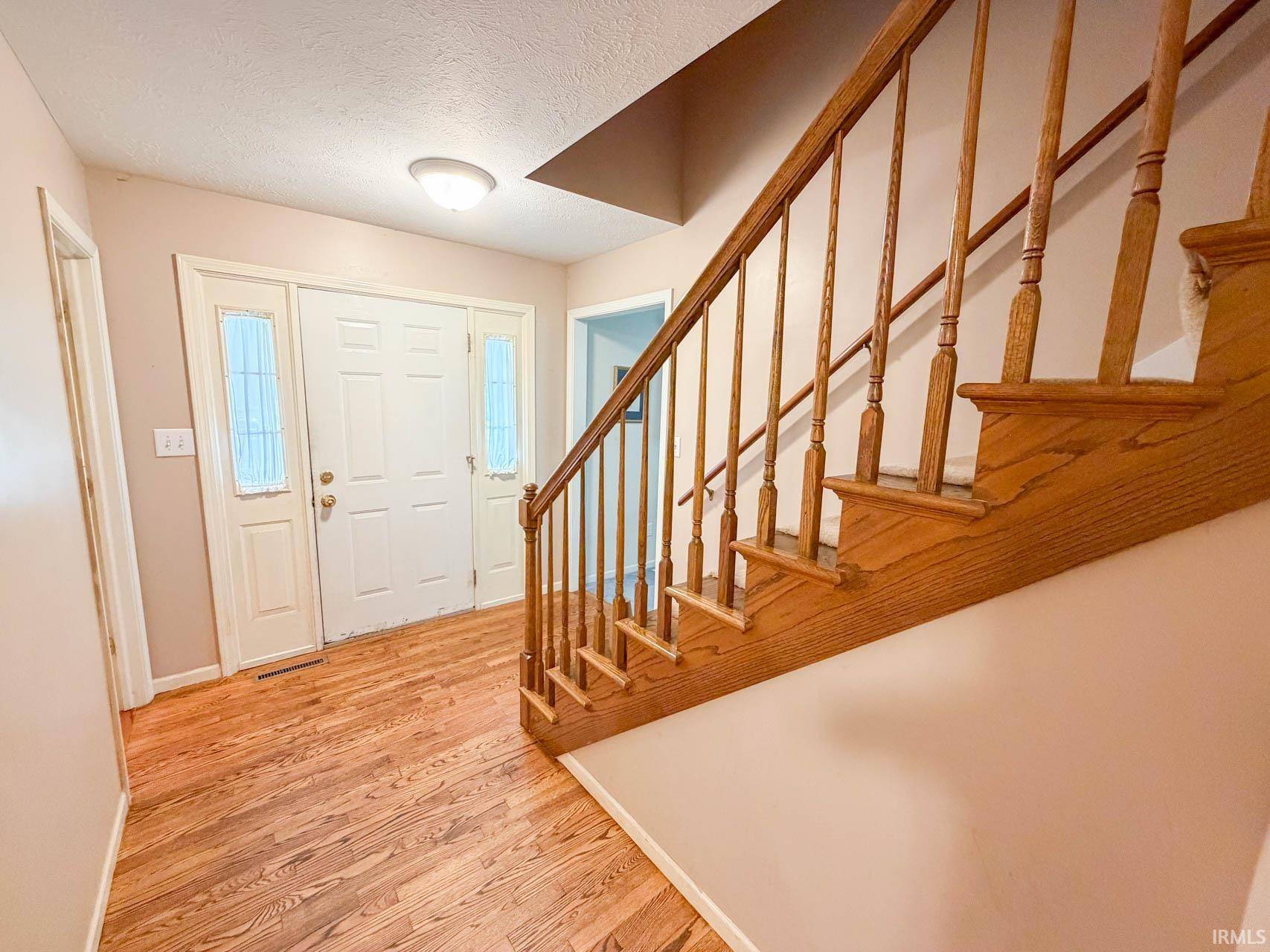 50675 Yorkview DR, Granger, IN 46530