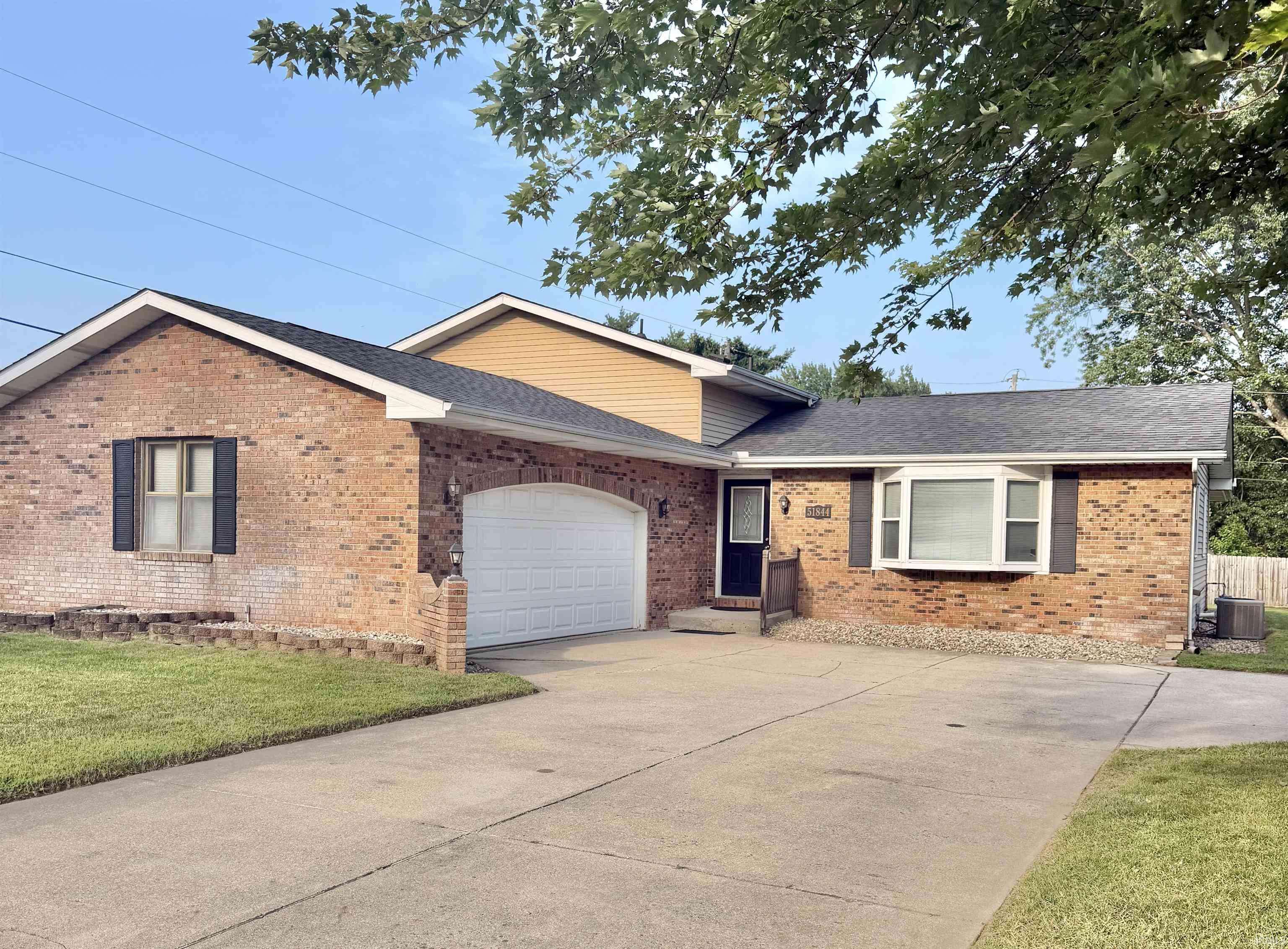 51844 Columbine DR, Granger, IN 46530