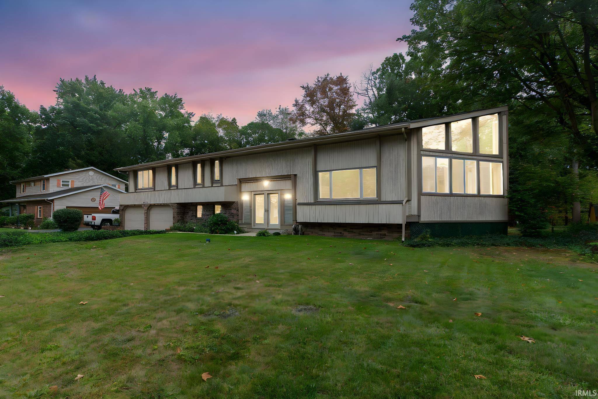 16830 Londonberry LN, South Bend, IN 46635-1442