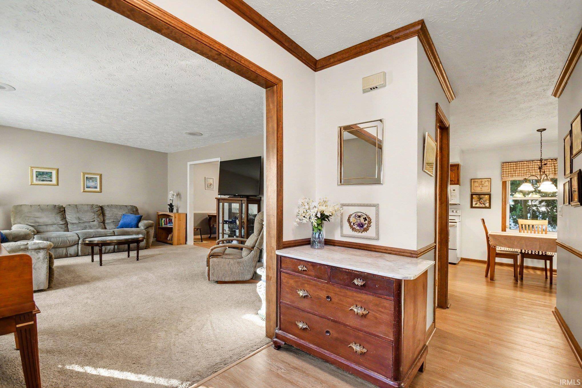 2717 Belknap LN, Mishawaka, IN 46544-6778