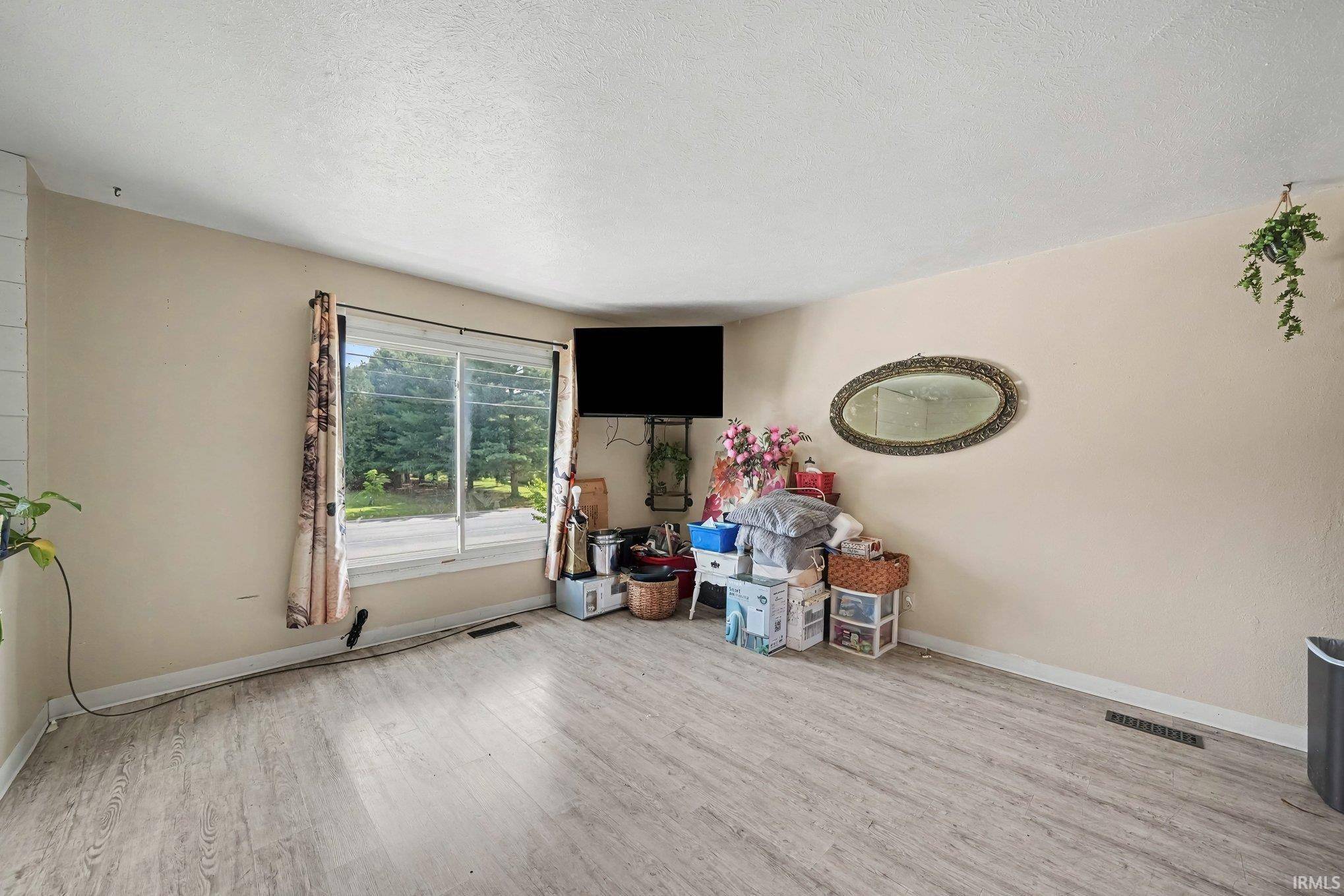 3121 Peddlers Village RD, Goshen, IN 46526