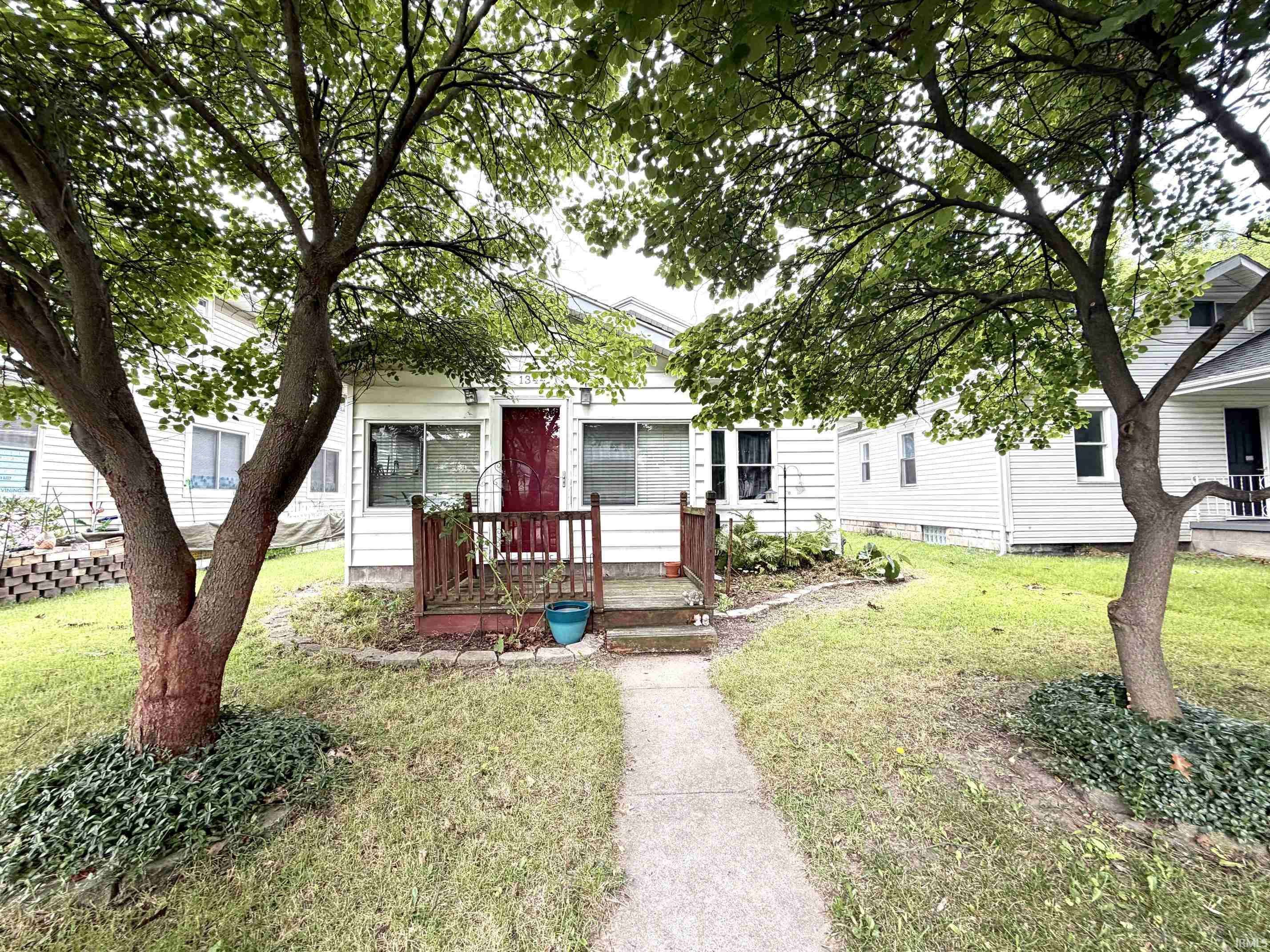 1344 E Bowman ST, South Bend, IN 46613