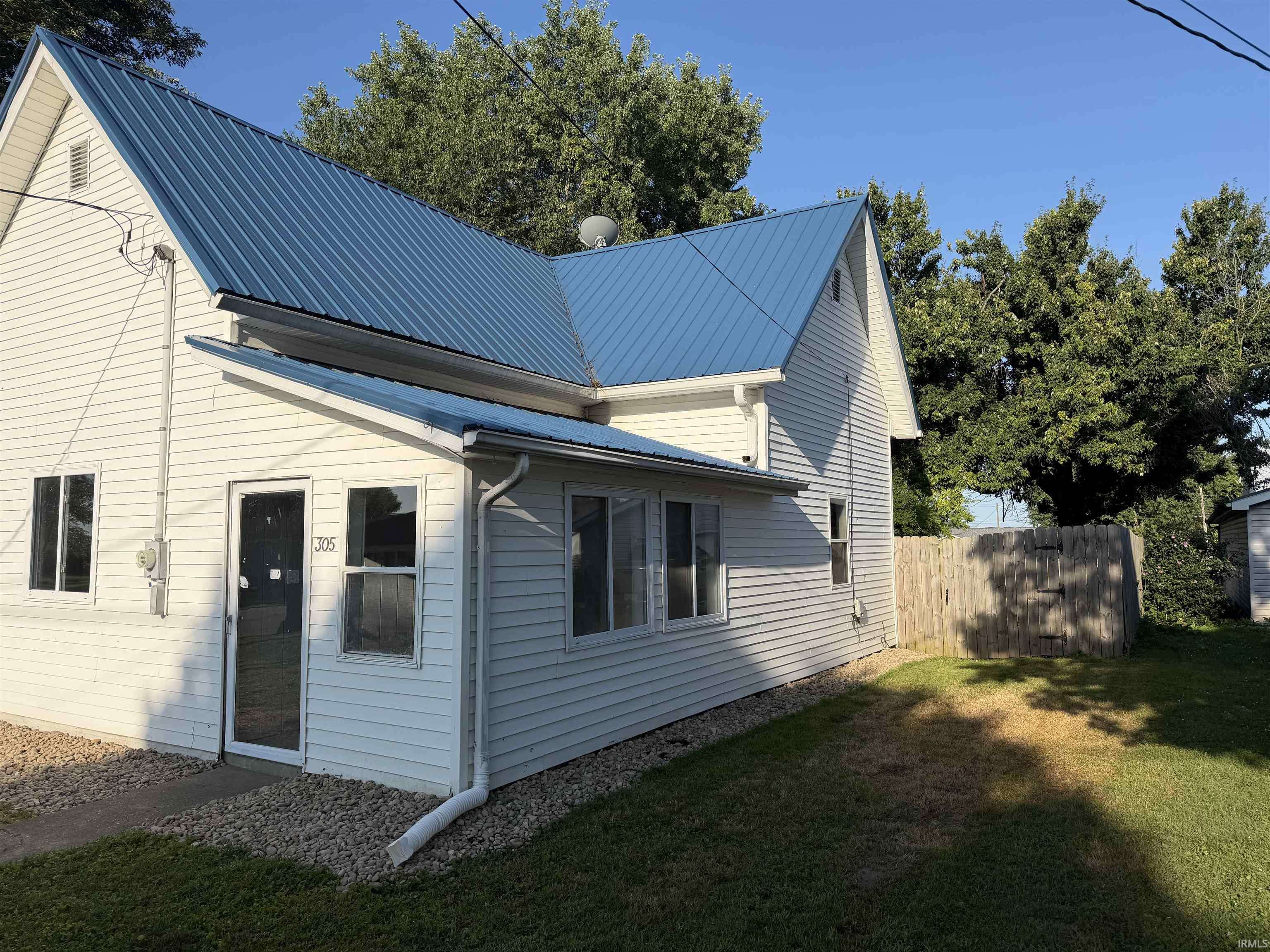 305 2nd ST, New Market, IN 47965