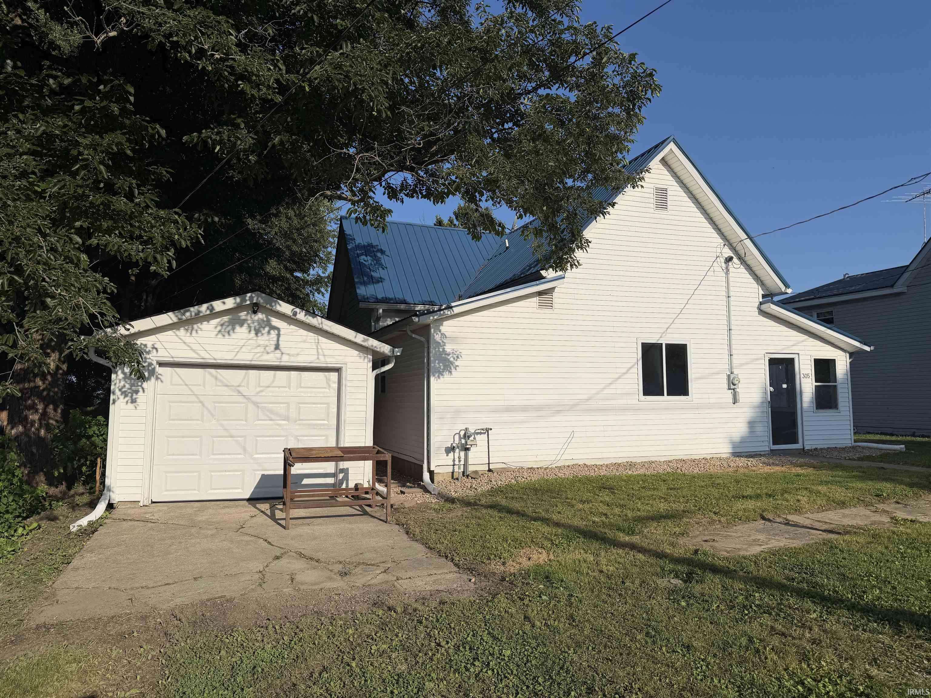 305 2nd ST, New Market, IN 47965