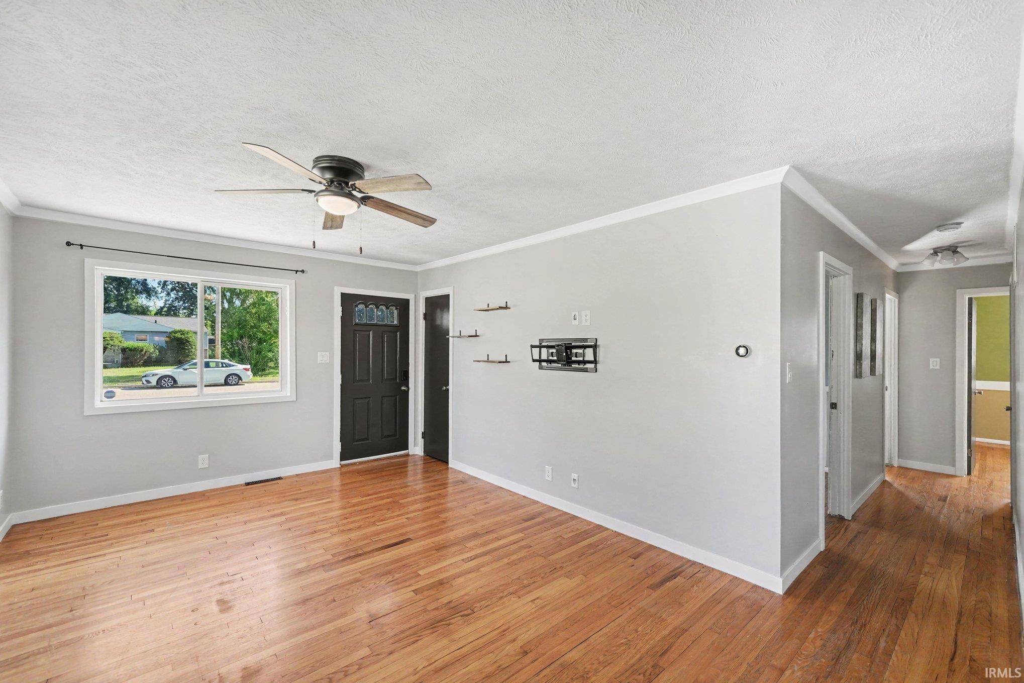 2734 Anzio AVE, South Bend, IN 46615