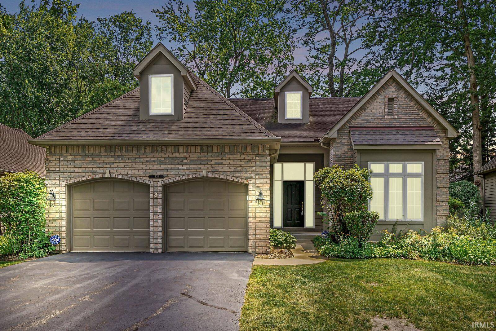 1623 Rockwood LN, Mishawaka, IN 46545